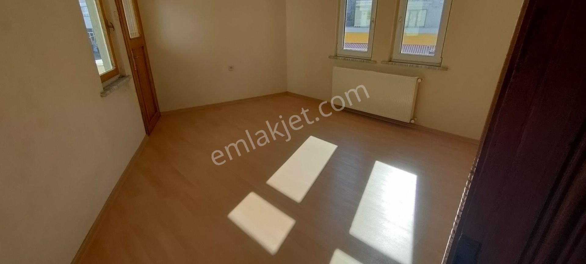 Üniversite Mahallesi Ana Cadde Üzerinde Kiralık 3+1 Daire - Görsel 17