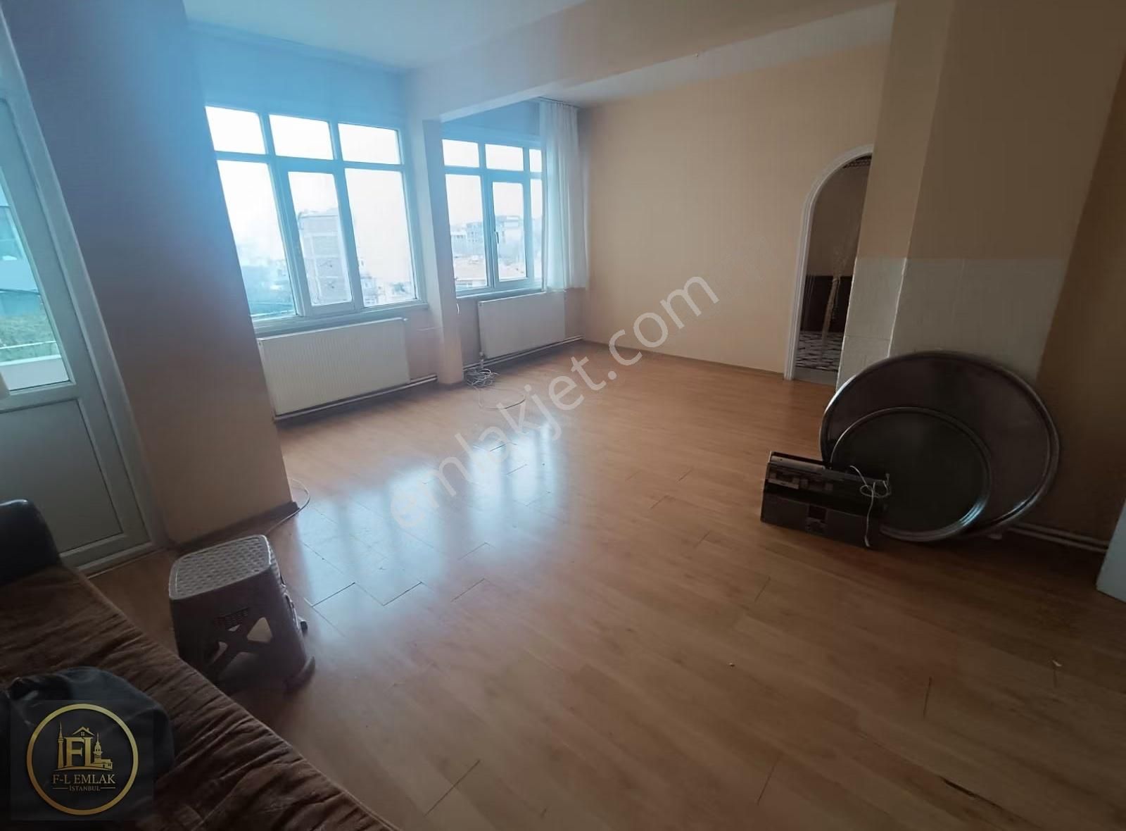 F-l Den Kadıköy Metrobüs Durağı, Evlendirme Dairesi Yürüme 3+1