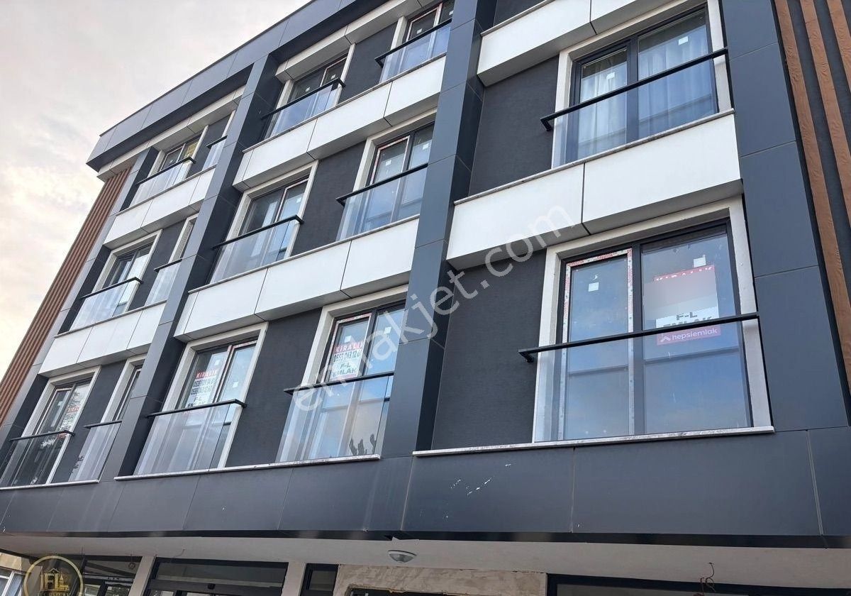 F-l Emlaktan Emaar Avm Libadiye Yakın Cadde Üstü Sıfır Lüks 1+1 1.kat
