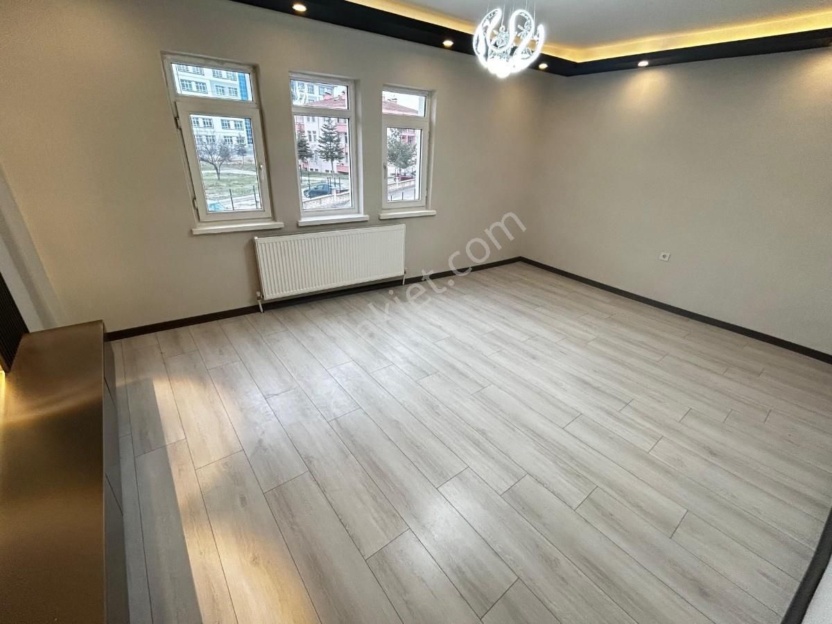 Sincan Ahi Evran Mah 3+1 Lüks Yapılı Bağımsız Ara Katta Daire - Görsel 8