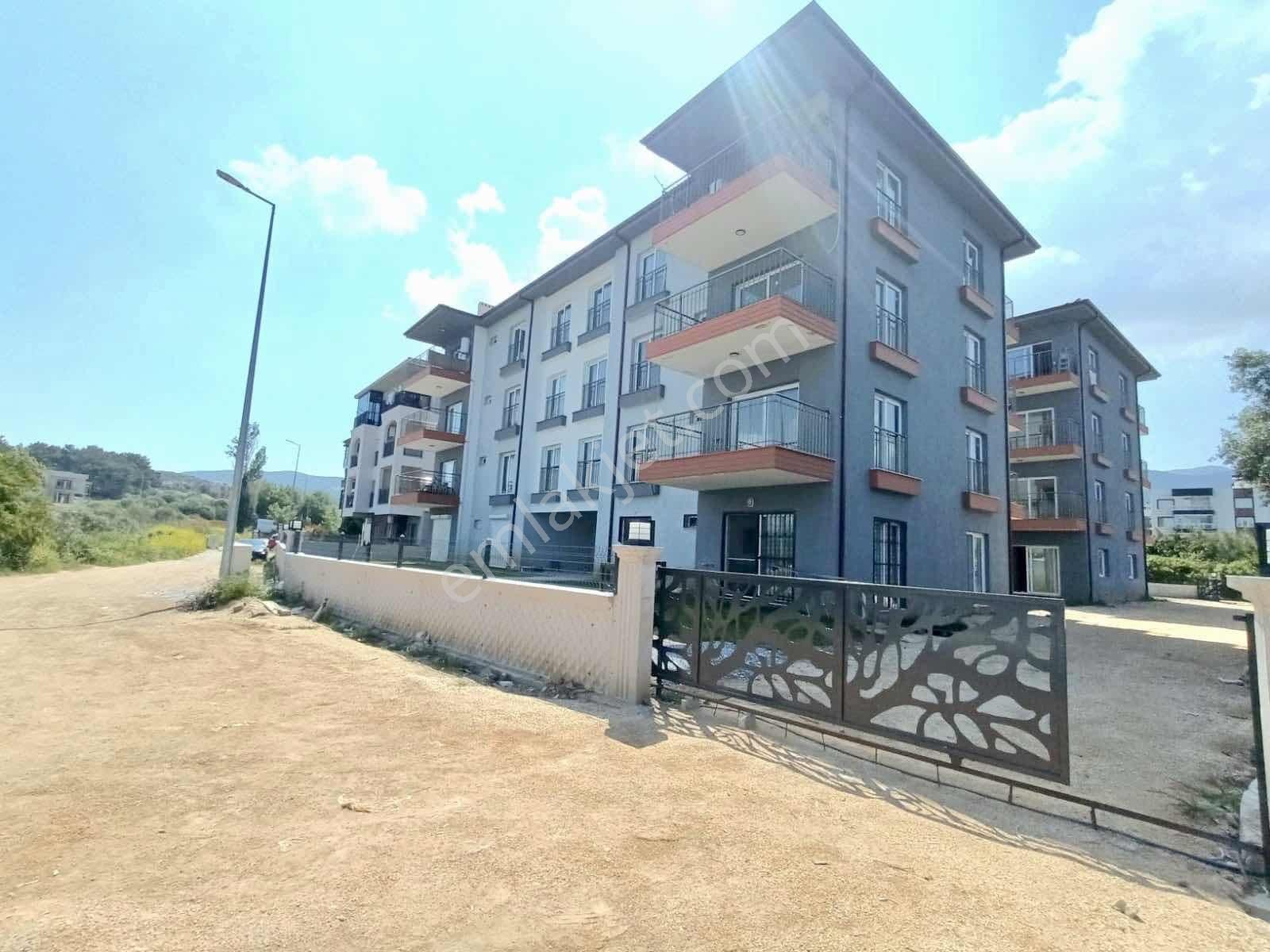 Kuşadası'nda Havuzlu Full Sıfır Eşyalı Satılık 1+1 Bahçeli Daire - Görsel 15