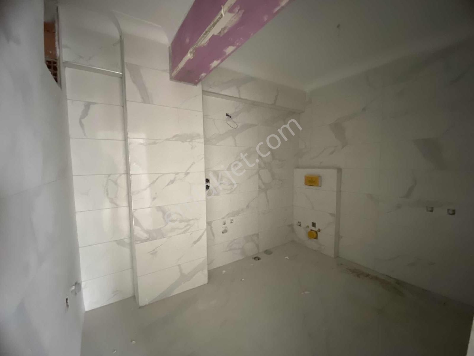 Yalova Altınova'da 3+1 Ebeveyn Banyolu Sıfır Daire - Görsel 8