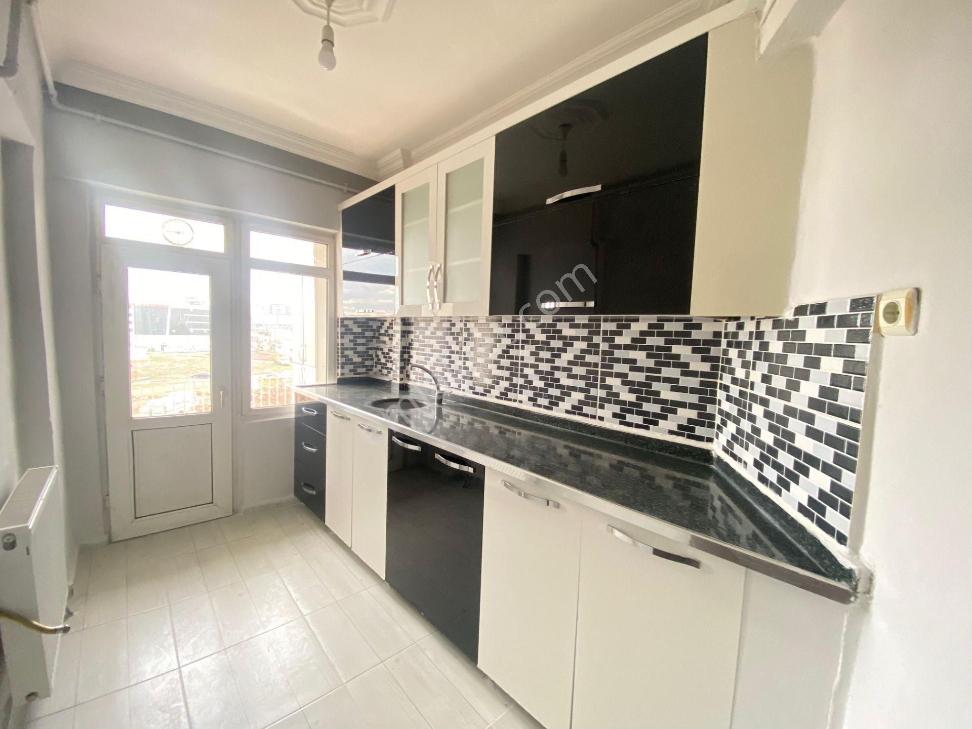 Makro Life Gayrimenkul'den Satılık Kantar Kavşağı 3+1 Uygun Fiyatlı Daire