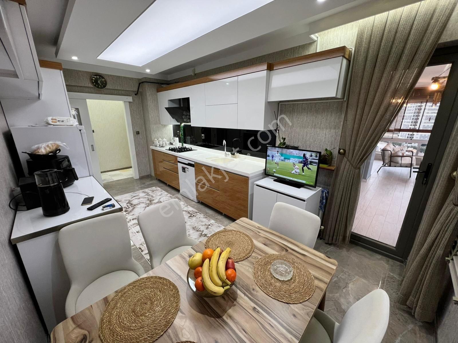 Yenikent M.kemal Mh.de 7.ara Katta Geniş Balkonlu Satılık Daire