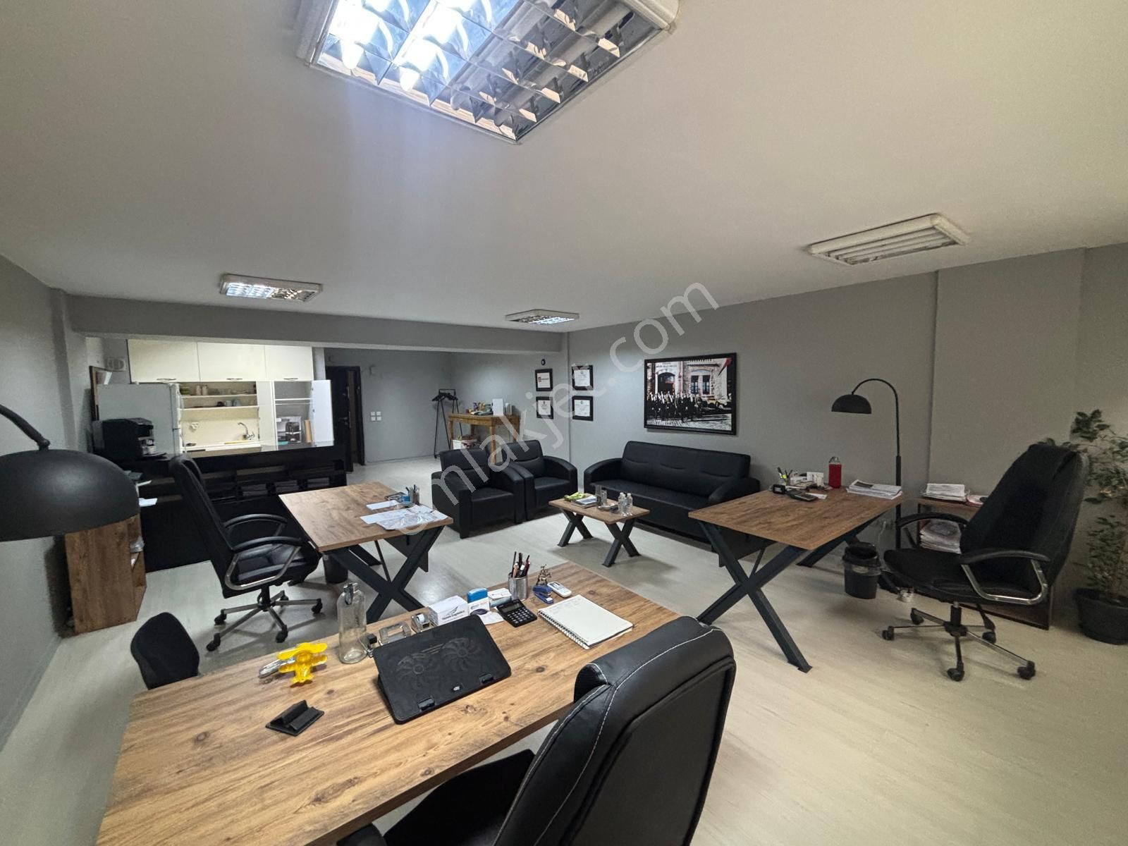 Alsancak Kıbrıs Şehitleri Caddesi Üzerinde Kapalı Otoparklı Wc’li Mutfaklı Kiralık Ofis/büro - Görsel 10