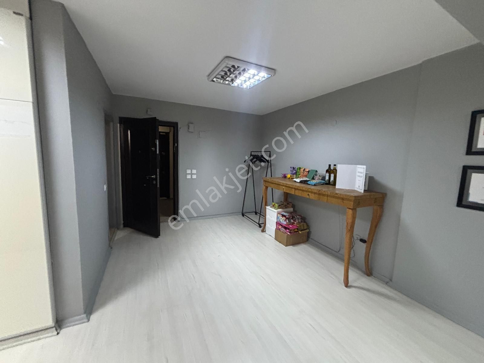 Alsancak Kıbrıs Şehitleri Caddesi Üzerinde Kapalı Otoparklı Wc’li Mutfaklı Kiralık Ofis/büro - Görsel 14
