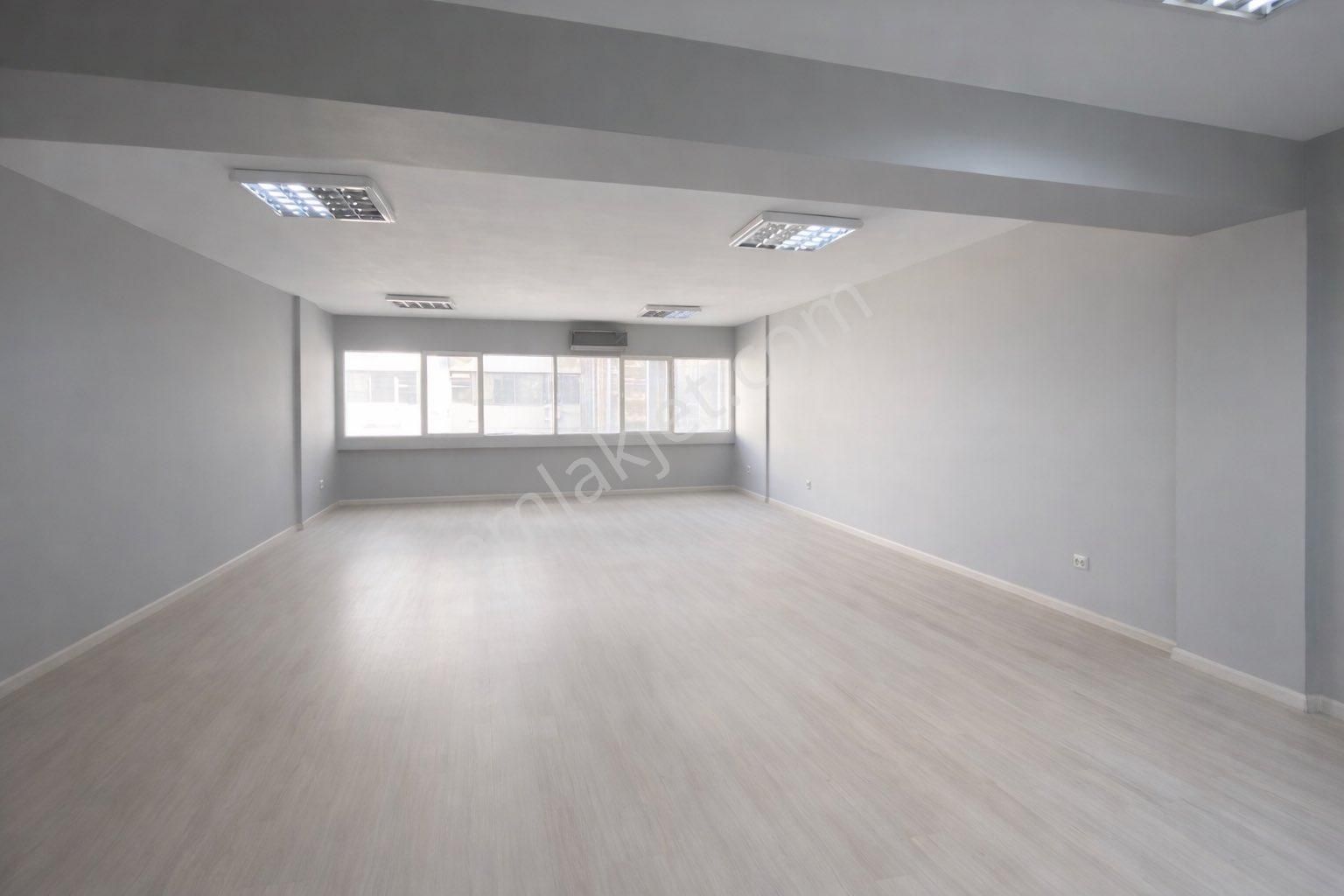 Alsancak Kıbrıs Şehitleri Caddesi Üzerinde Kapalı Otoparklı Wc’li Mutfaklı Kiralık Ofis/büro