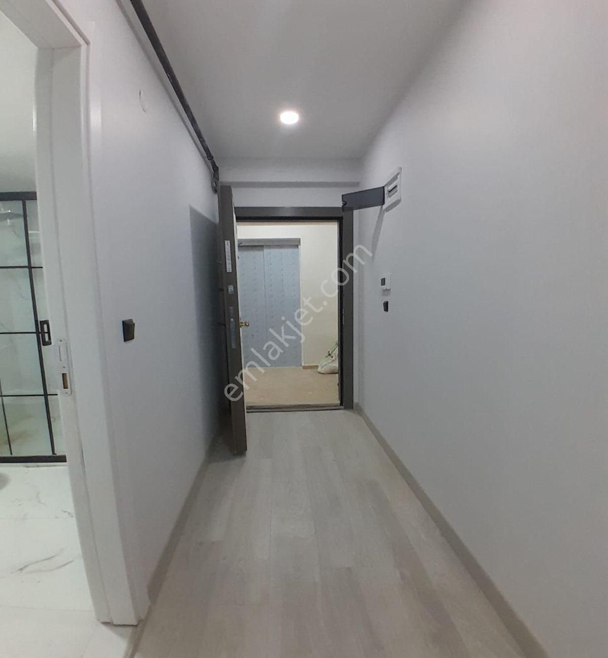 Avcılar D.köşklerde Metrobüse Çok Yakın 2+1 Sıfır Ara Kat - Görsel 9