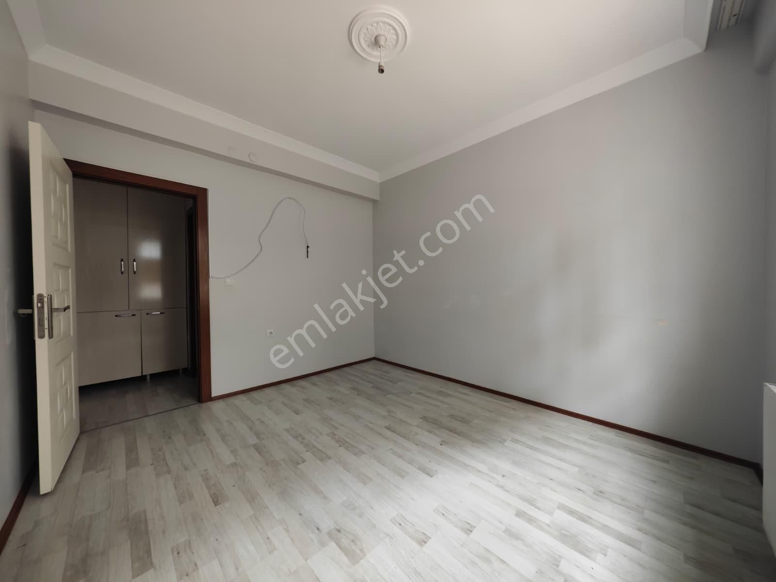 Hüseyingazi Göbek Dibi 3+1 Yapılı Asansörlü Satılık Daire !!! - Görsel 17