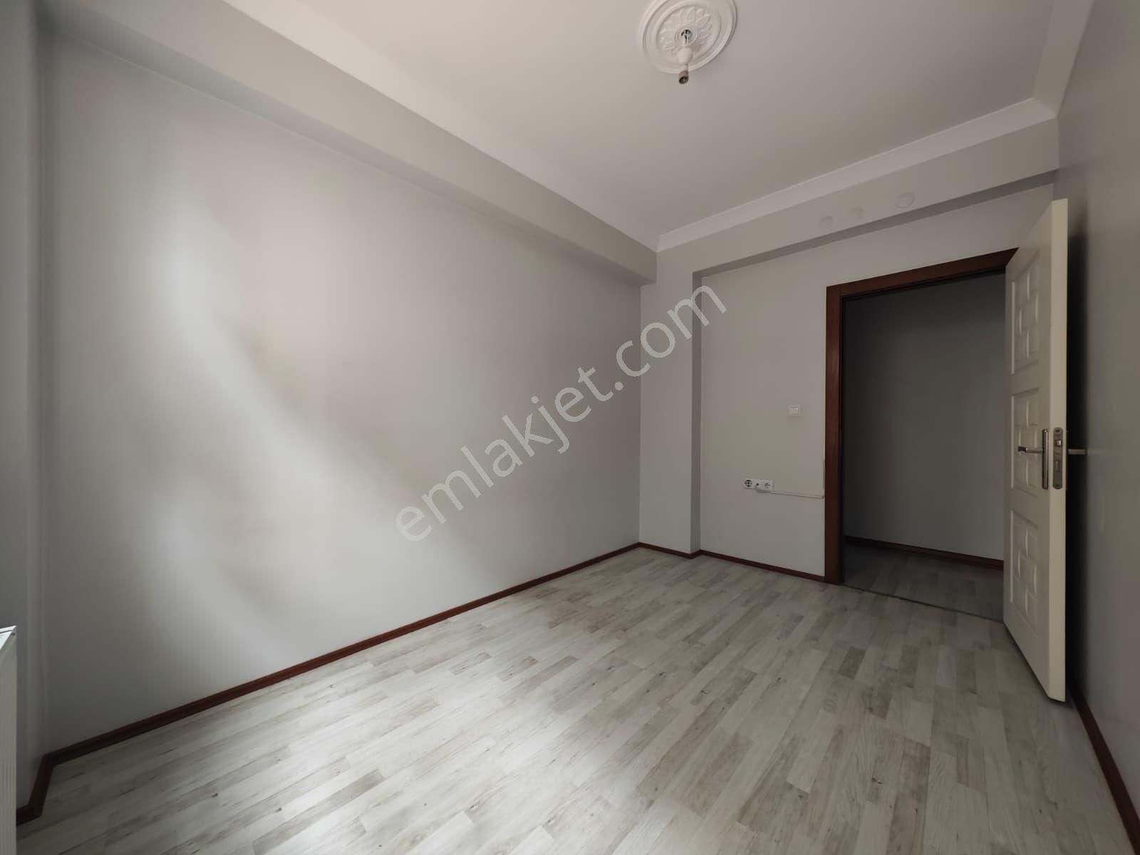 Hüseyingazi Göbek Dibi 3+1 Yapılı Asansörlü Satılık Daire !!! - Görsel 19