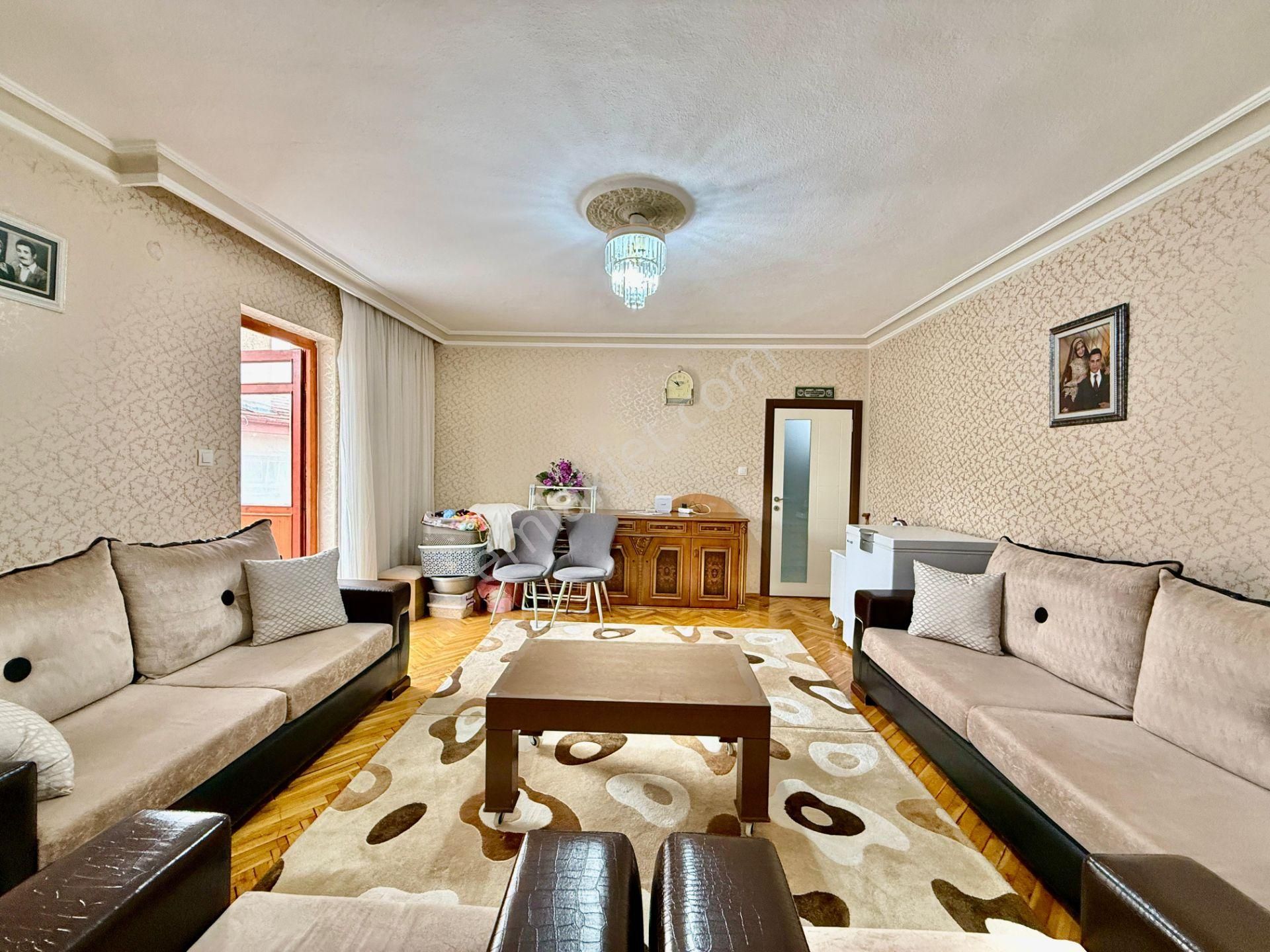 Pursaklar Mehmet Zengin Emlak'tan Merkezde Yapılı Masrafsız 3.kat 3+1 Daire - Görsel 12