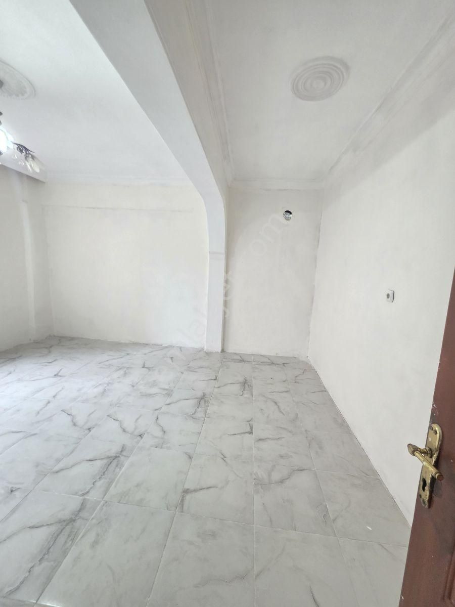 Gündoğdu Mahallesi'nde 2 Katlı 2+1 155m² Arsa İçerisinde Bahçel - Görsel 2