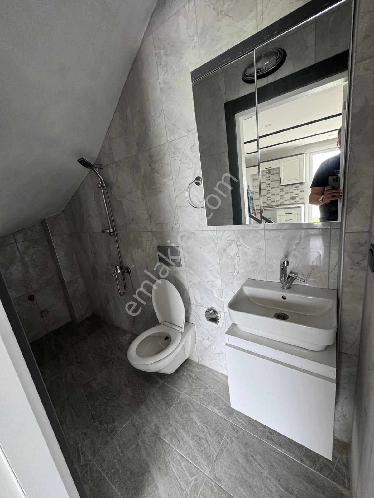 Efeler’de Denize 600 M Mesafede 3+1 Villla - Görsel 8