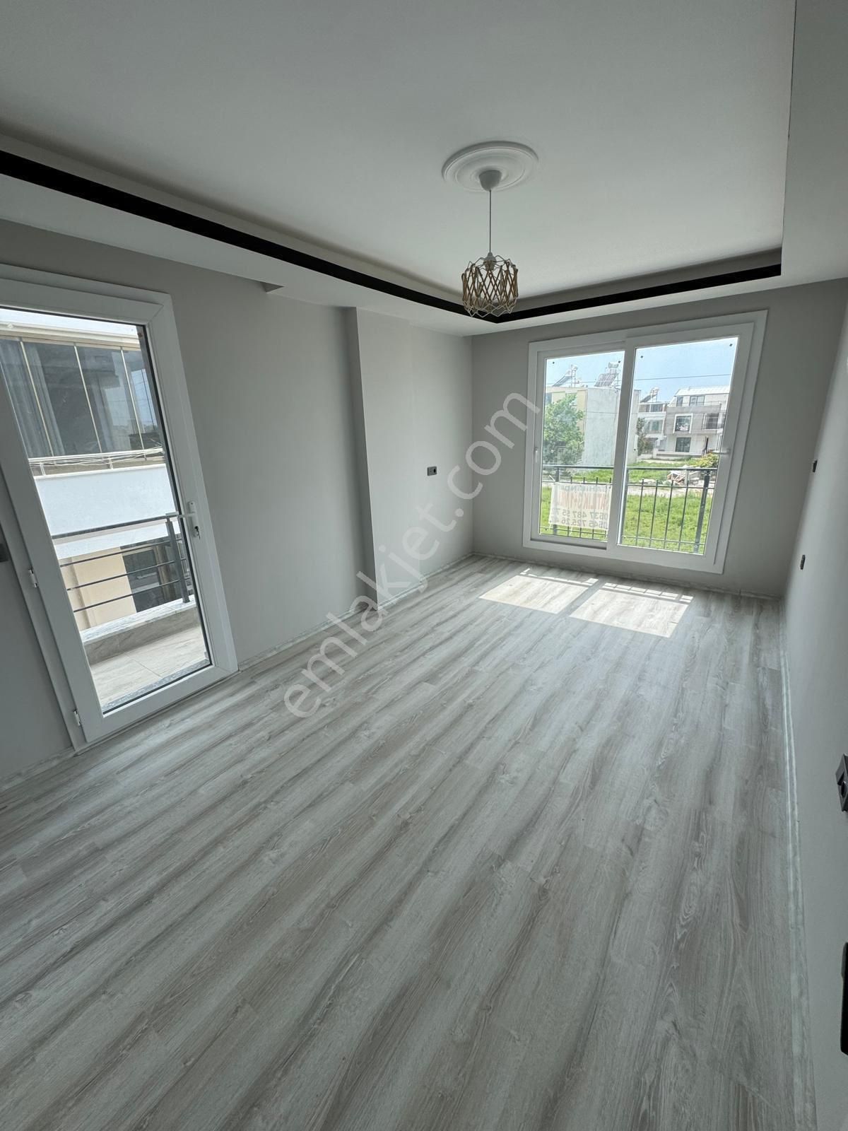 Efeler’de Denize 600 M Mesafede 3+1 Villla - Görsel 9