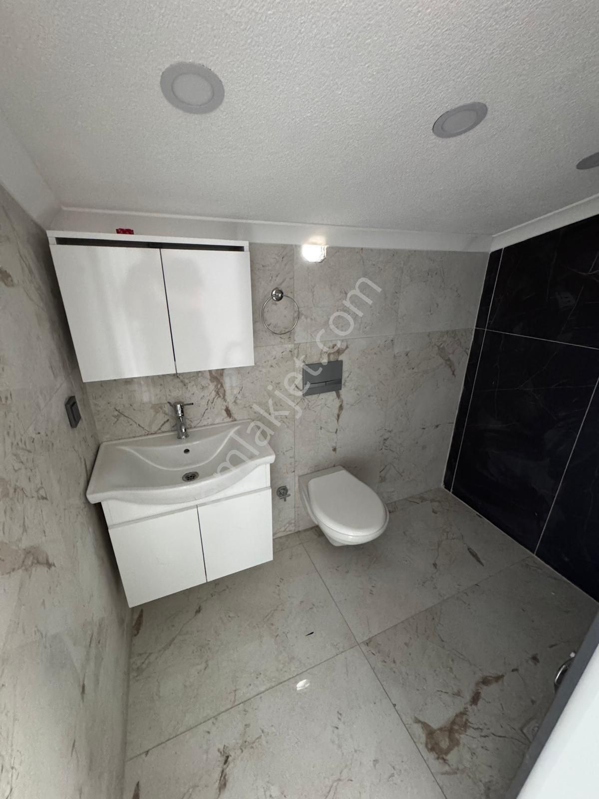 Efeler’de Denize 600 M Mesafede 3+1 Villla - Görsel 13