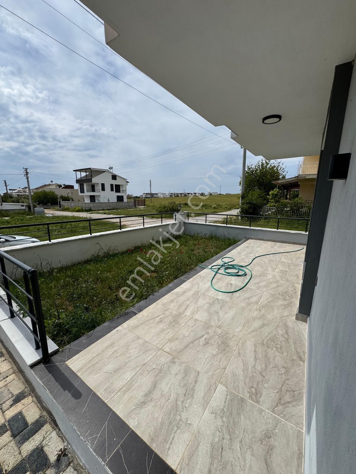 Efeler’de Denize 600 M Mesafede 3+1 Villla - Görsel 4