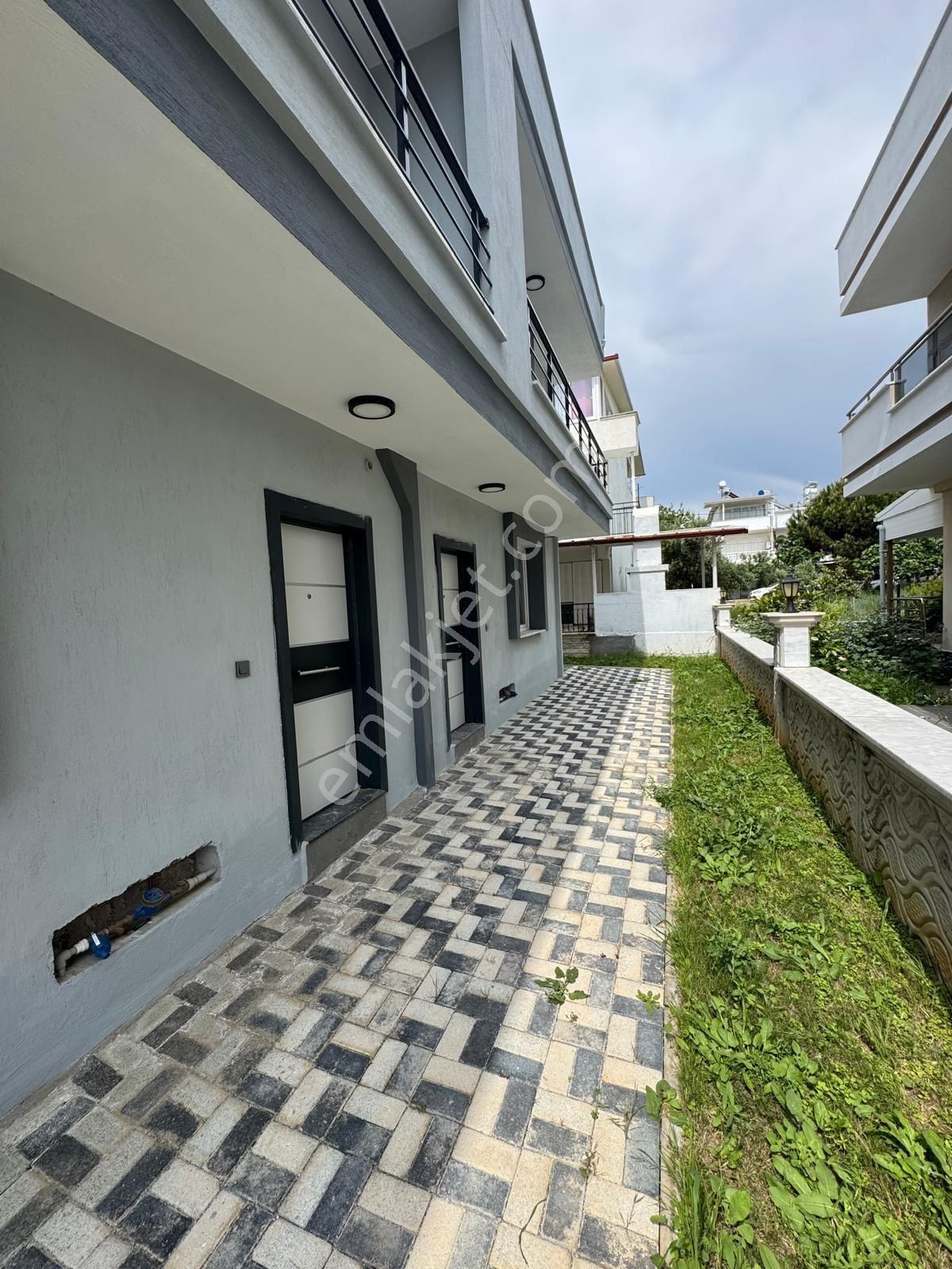 Efeler’de Denize 600 M Mesafede 3+1 Villla - Görsel 2