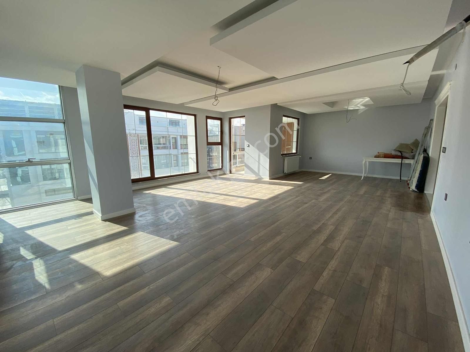 Çobanlıda Denize Sıfır Binada Dubleks Daire - Görsel 22