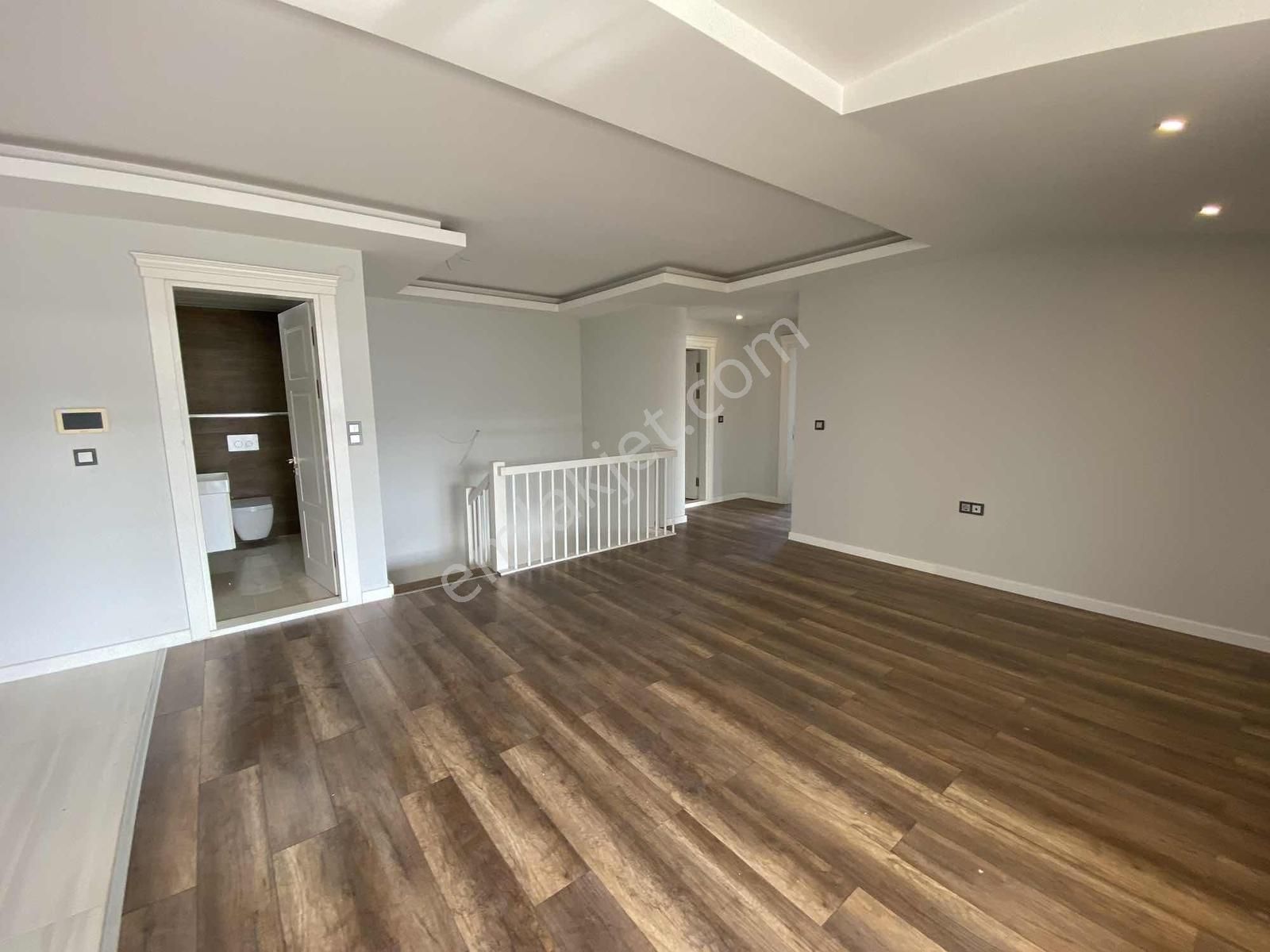 Çobanlıda Denize Sıfır Binada Dubleks Daire - Görsel 21