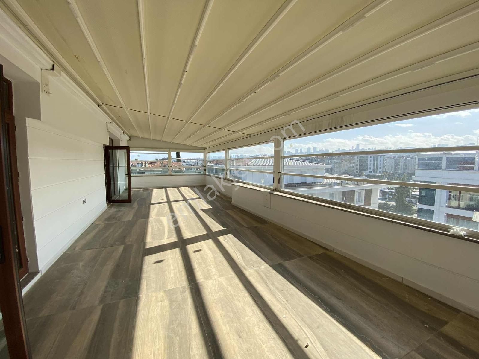 Çobanlıda Denize Sıfır Binada Dubleks Daire - Görsel 19