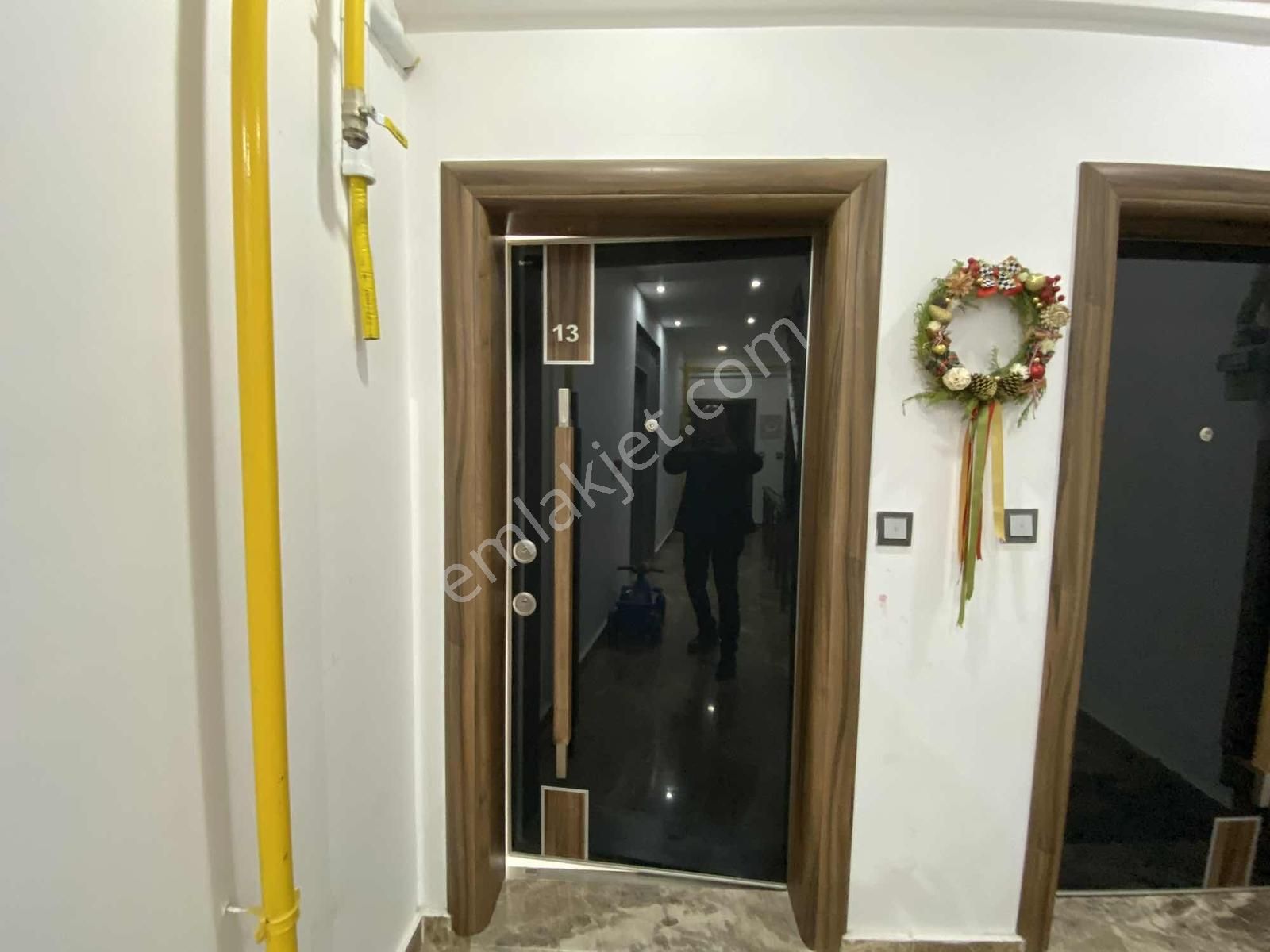 Çobanlıda Denize Sıfır Binada Dubleks Daire - Görsel 12