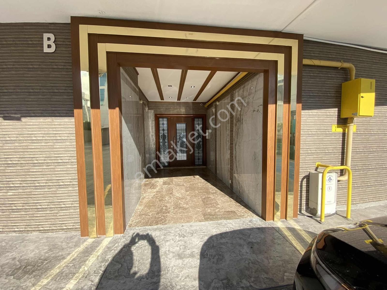 Çobanlıda Denize Sıfır Binada Dubleks Daire - Görsel 5