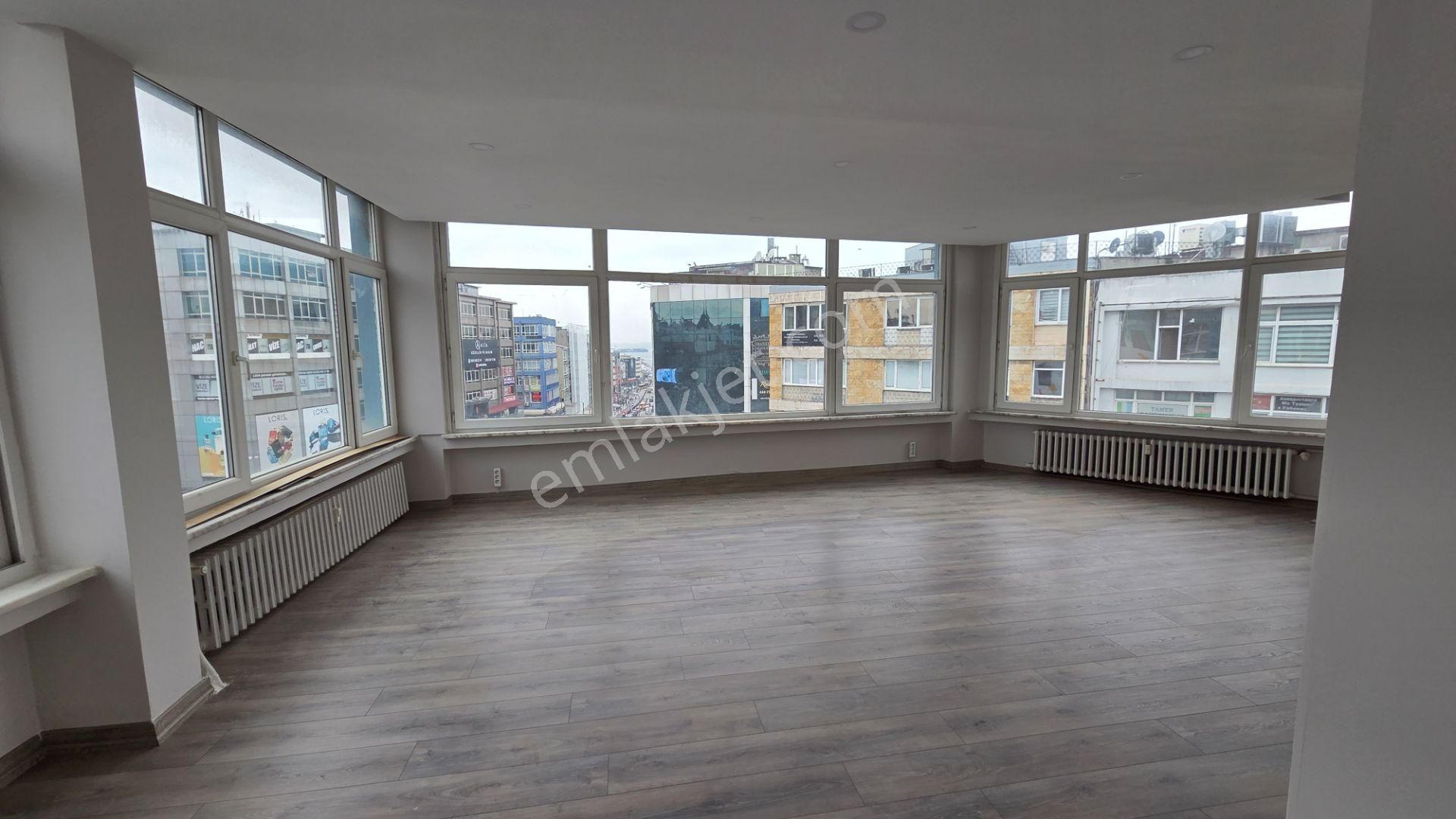 Kadıköy Söğütlüçeşme Altıyol Boğa Meydanına 3 Cepheli Satılık Ofis & Büro - Görsel 6