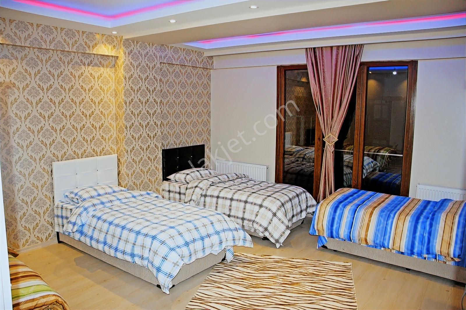 Pegaas'tan Metrobüse Yakın Faturalar Ve Aidat Dahil Eşyalı Apart