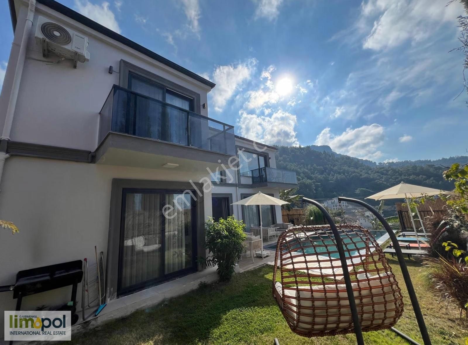 Limopol'den Deniz Manzaralı Kapalı Havuzlu Müstakil Villa - Görsel 5