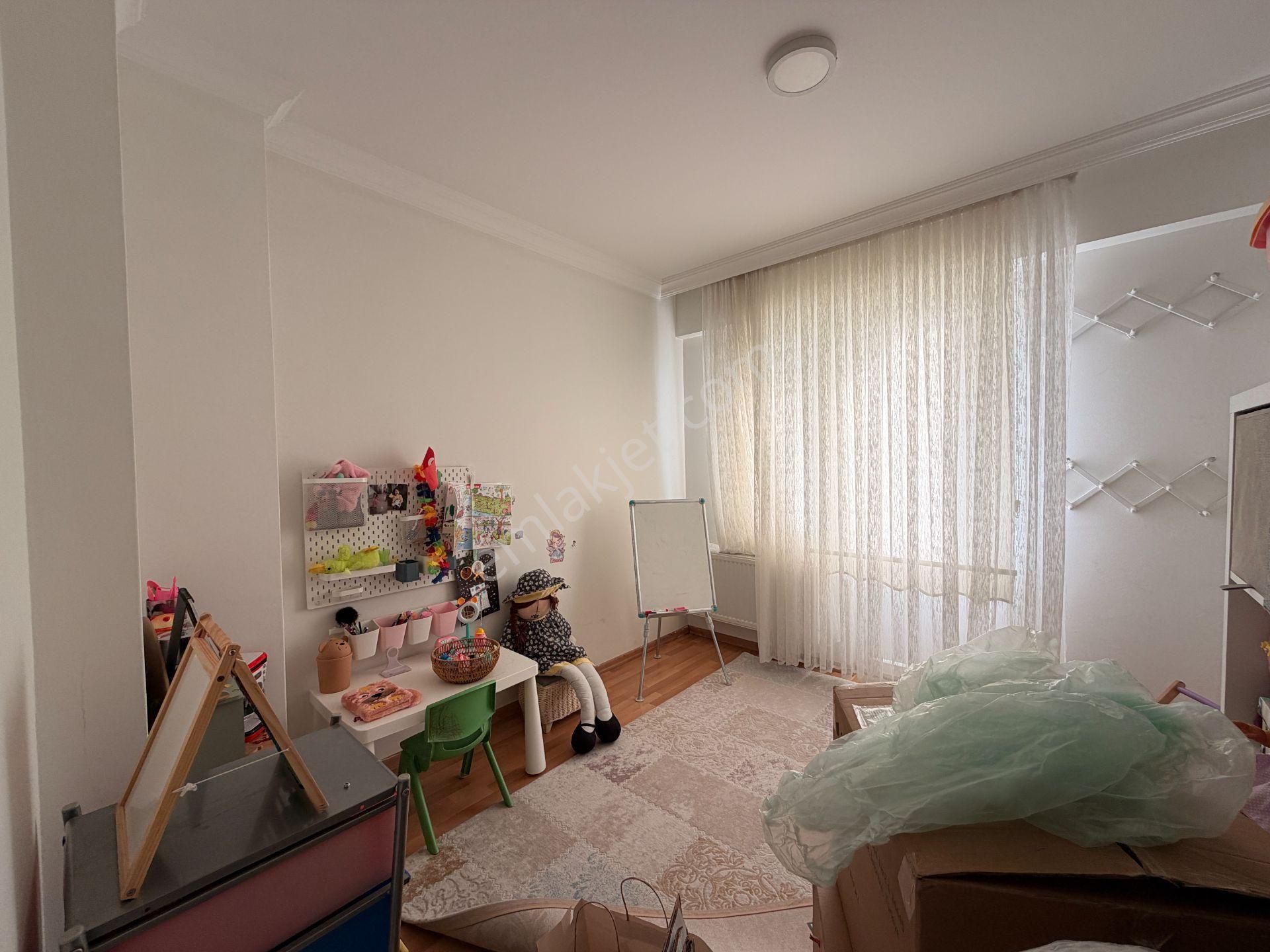 Ümraniye Çamlık Mah Çift Balkonlu 3+1 Kiralık Daire Geniş - Görsel 18