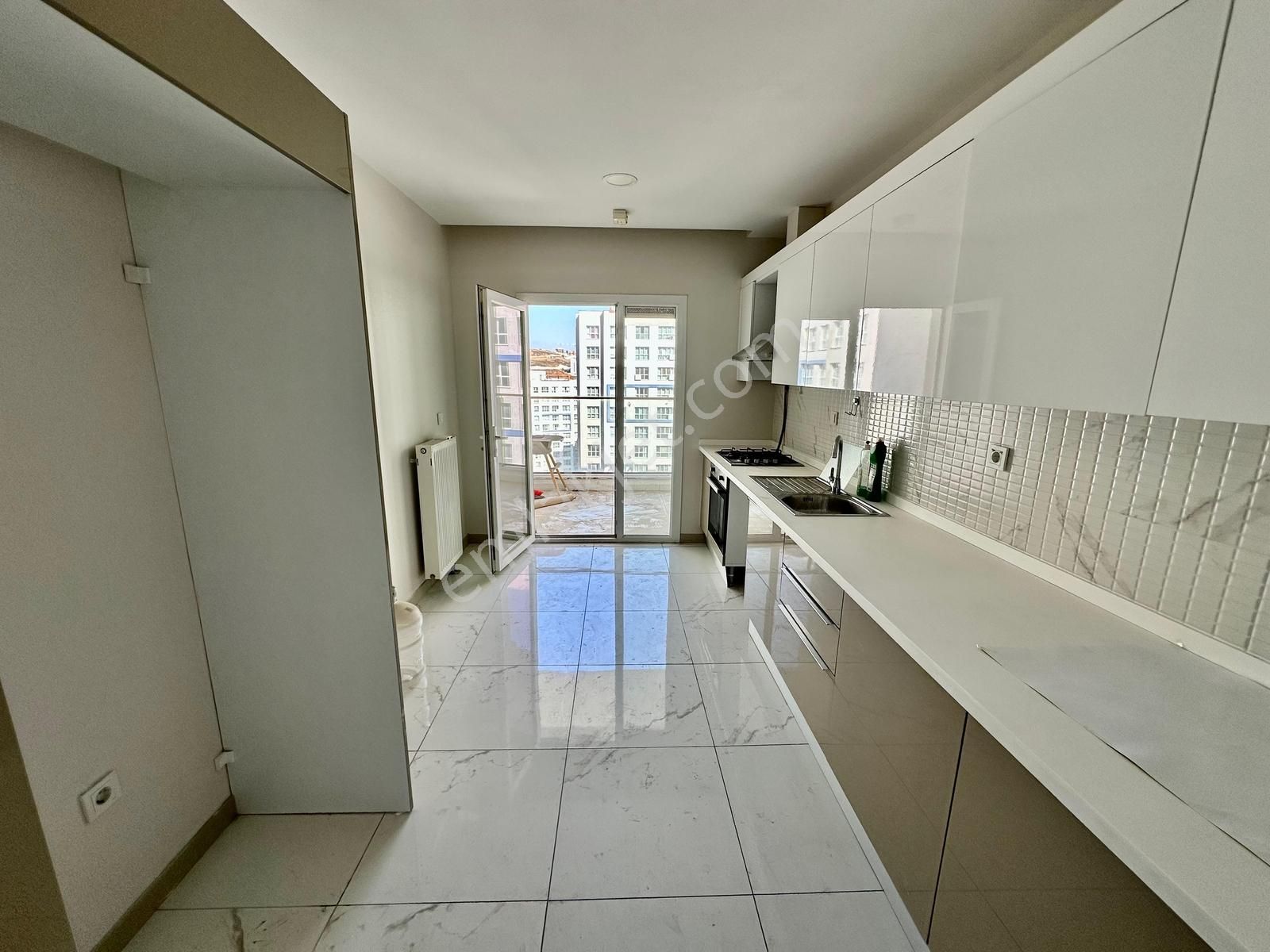 Pegaas'tan Gölkent Evlerinde 4+1 Ara Kat Kiralık Daire - Görsel 25