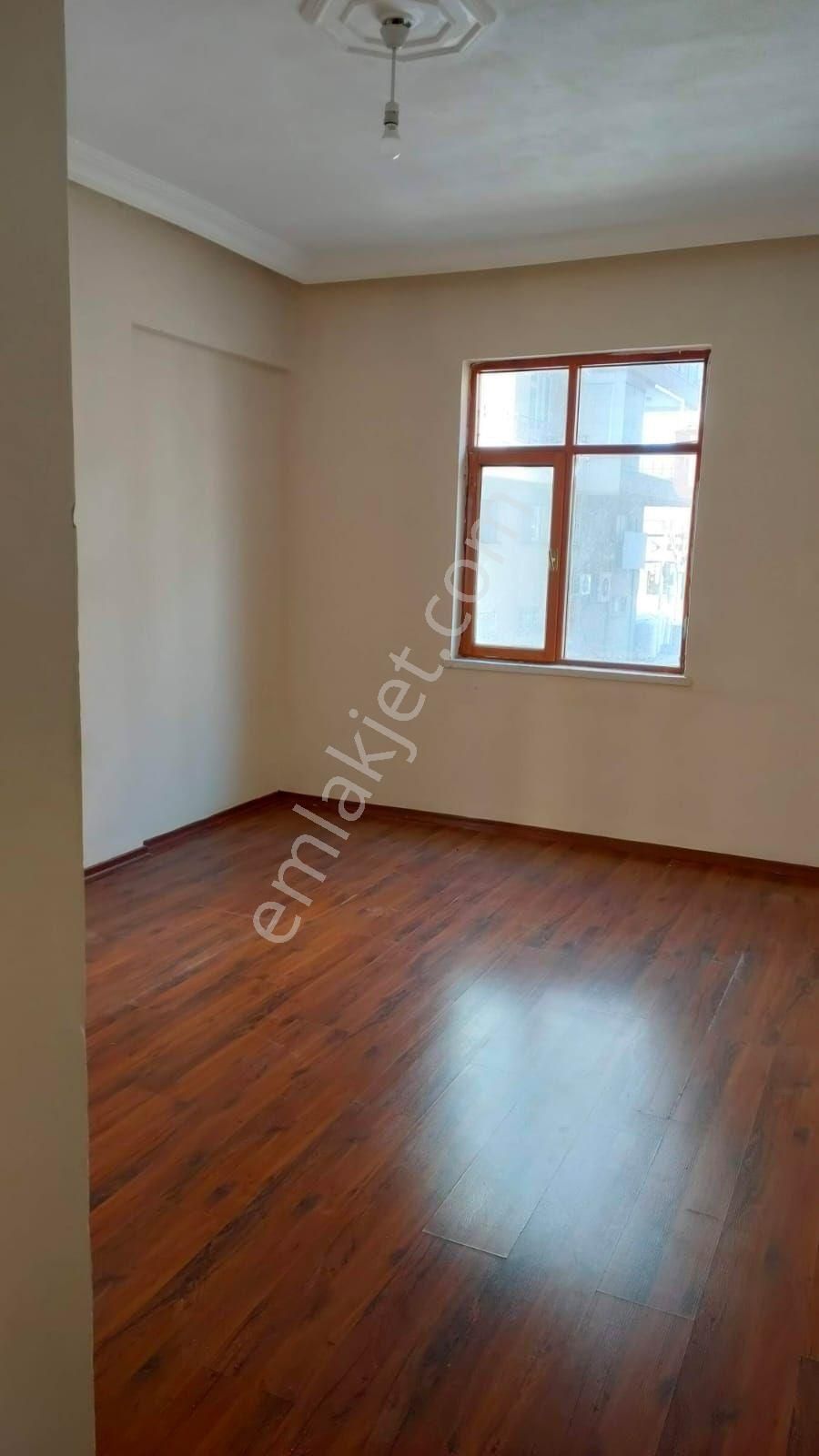 Şehrin Merkezinde - Görsel 4