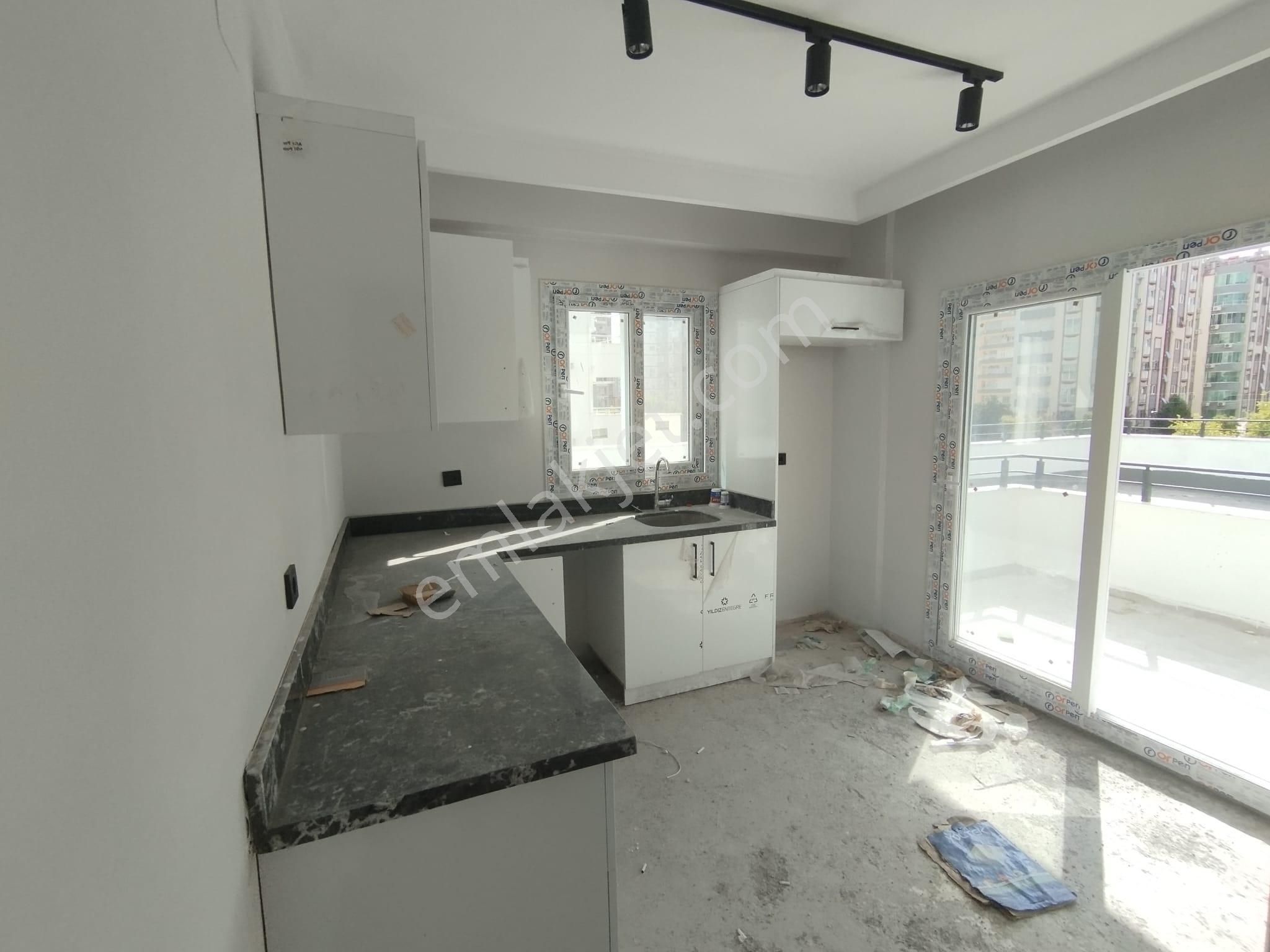 Mavi Bulvar Üzerinde Sitede 3+1 Kapalı Mutfak Sıfır Cazip Daire