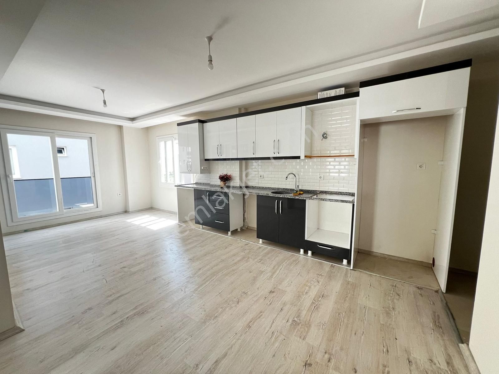 Han Emlak'tan Merkez Mah'de Opel Gedizler Arkası 2+1 Kiralık - Görsel 6