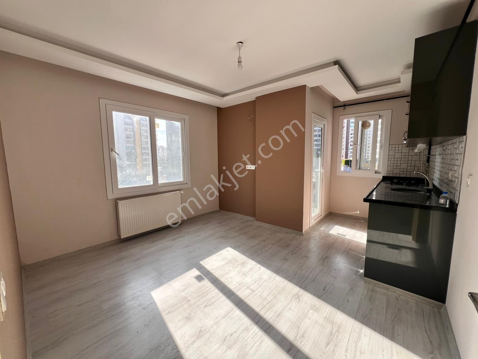 Han Emlak'tan Merkez Mah'de Doğalgazlı 1+1 Kiralık