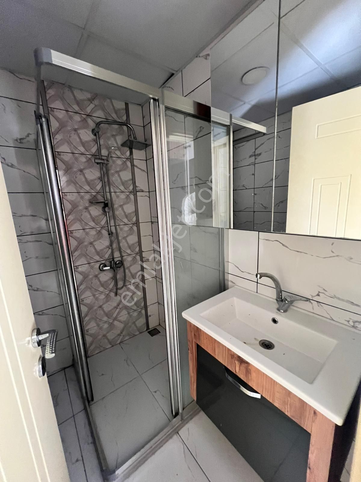 Han Emlak'tan Merkez Mah'de Doğalgazlı 1+1 Kiralık - Görsel 14