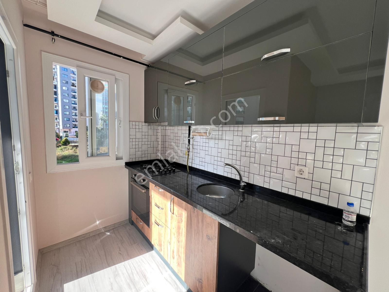 Han Emlak'tan Merkez Mah'de Doğalgazlı 1+1 Kiralık - Görsel 4