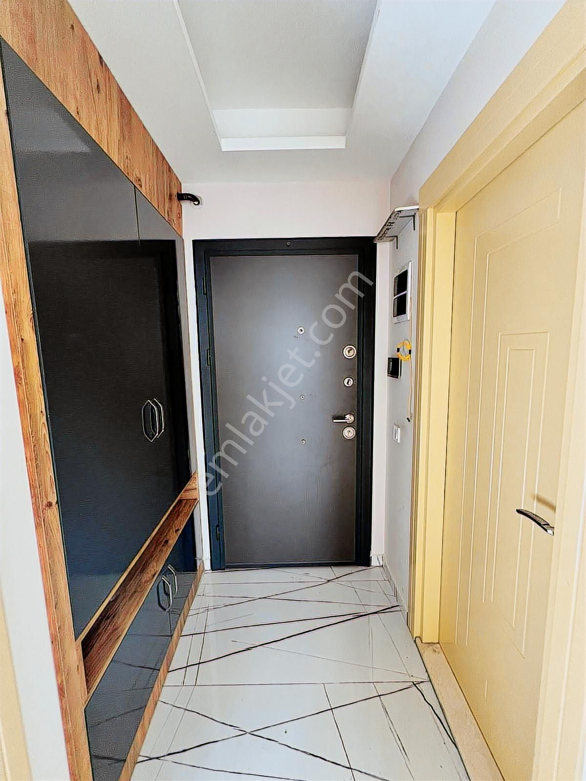 Han Emlak'tan Merkez Mah'de Doğalgazlı 1+1 Kiralık - Görsel 2