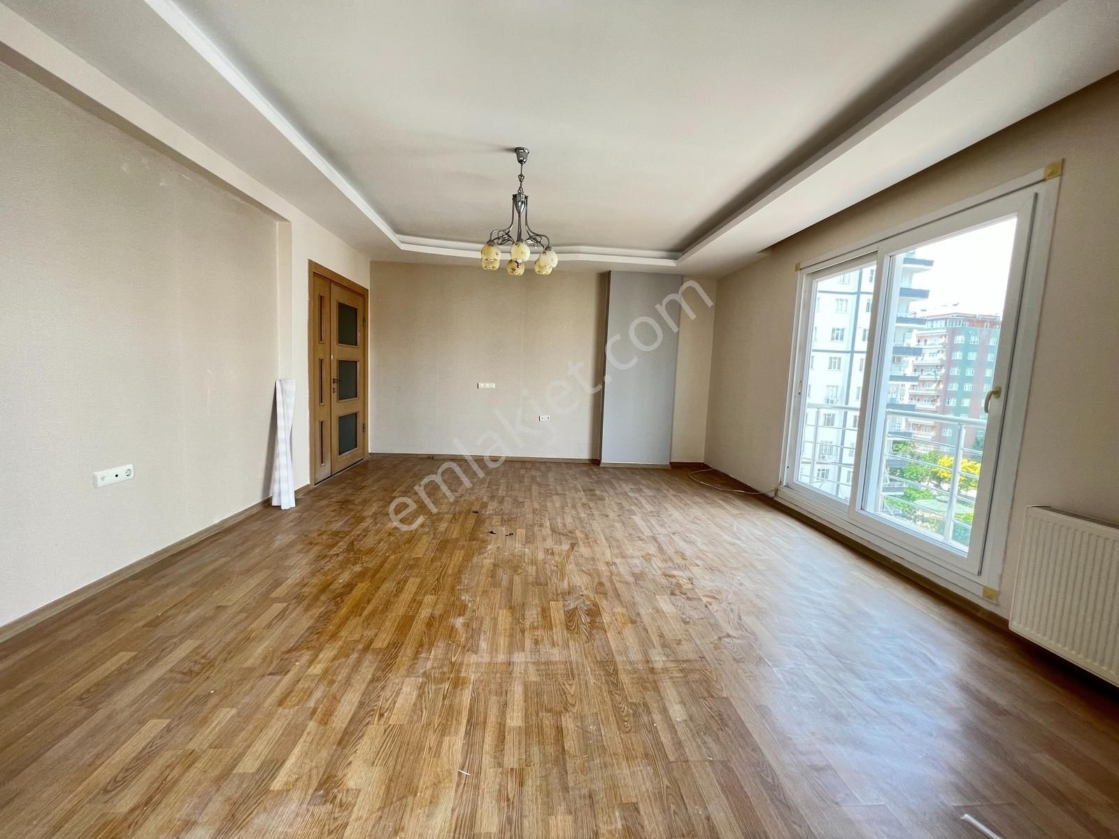 Han Emlak'tan Viranşehir De Her Kat Tek Daire Doğalgazlı 3+1