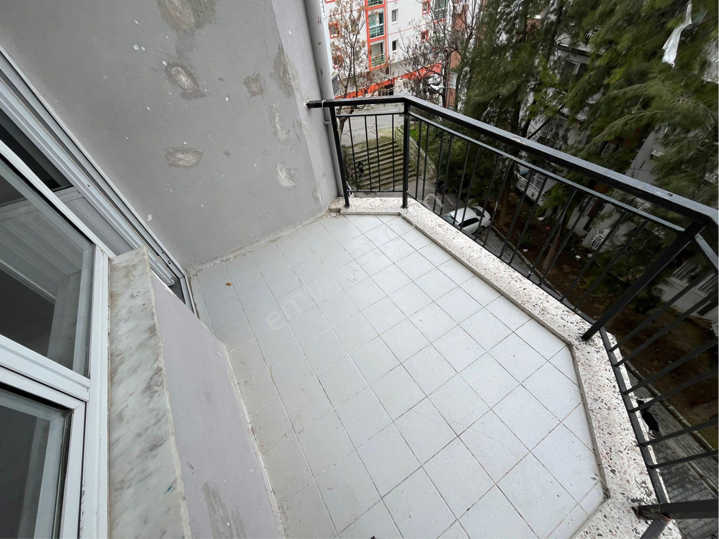 Kuşadası İkiçeşmelikte Kapalı Mutfak Satılık Daire - Görsel 2