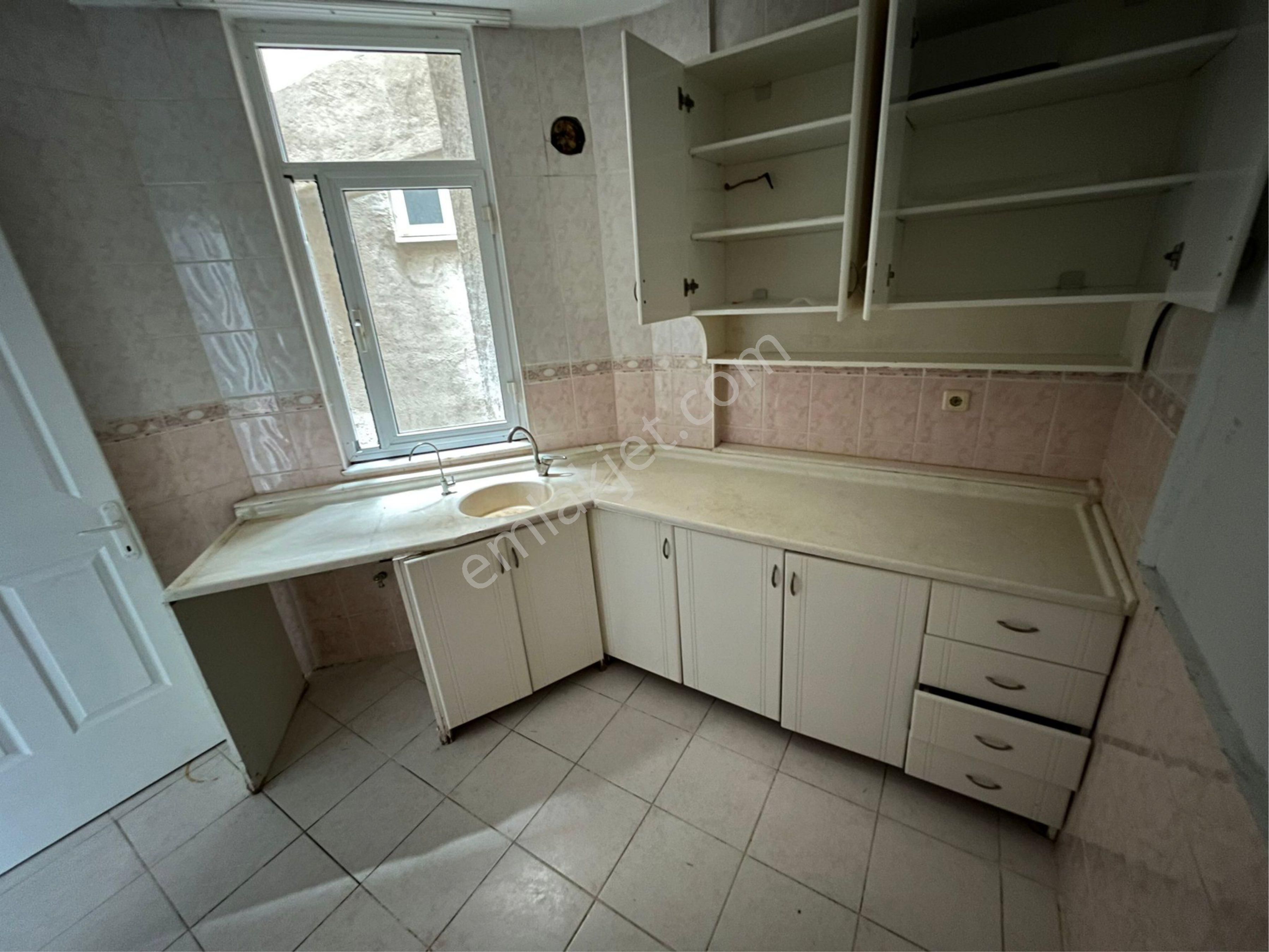 Kuşadası İkiçeşmelikte Kapalı Mutfak Satılık Daire - Görsel 31