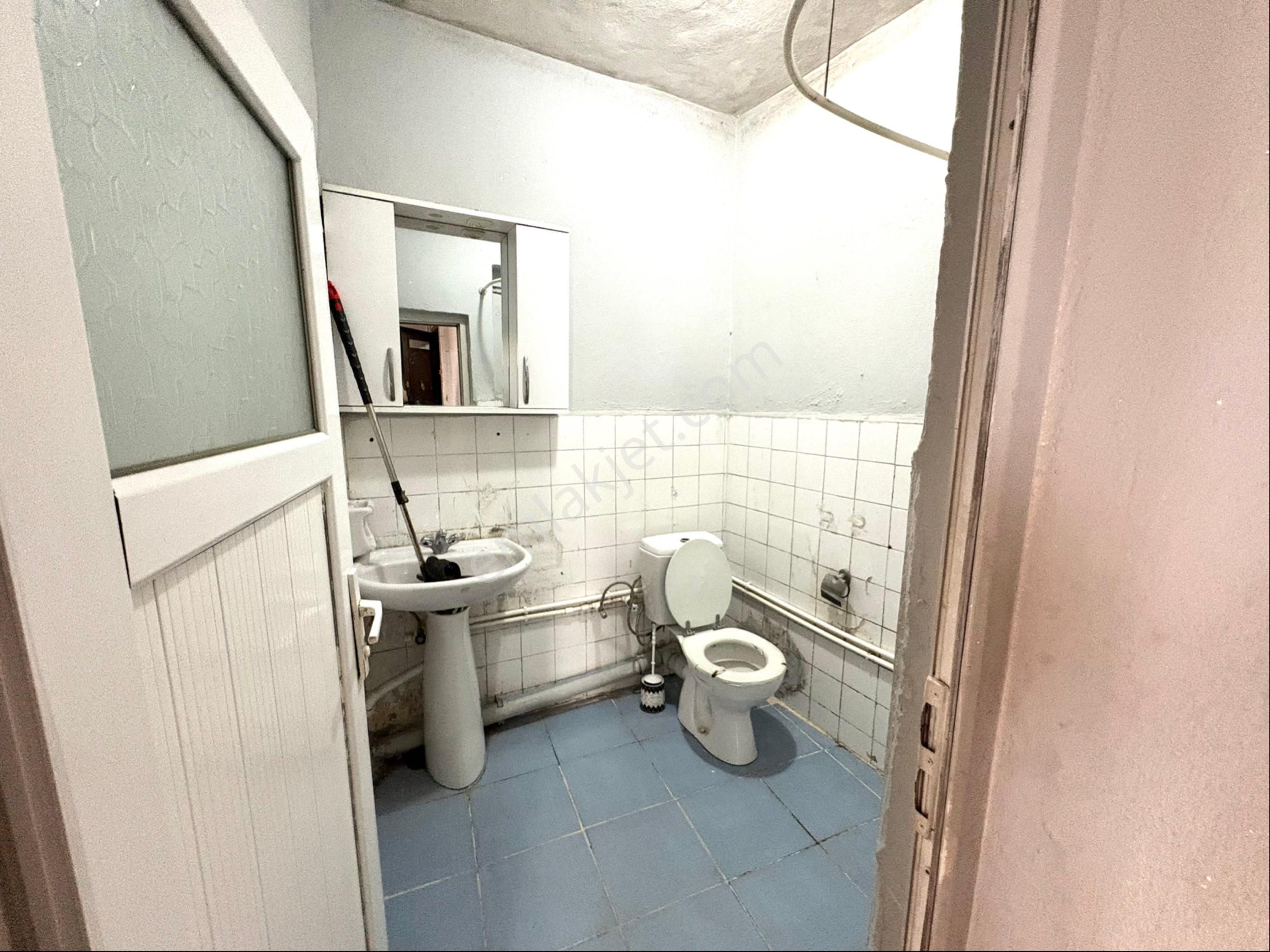 Emir Emlak’dan 1+1 2 Kat Doğalgaz Kombili - Görsel 13