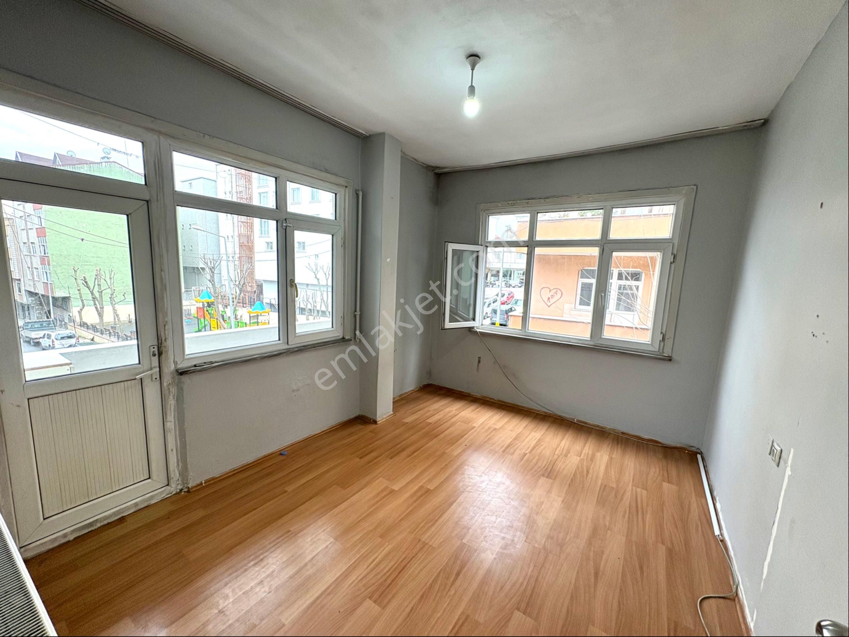 Emir Emlak’dan 1+1 2 Kat Doğalgaz Kombili