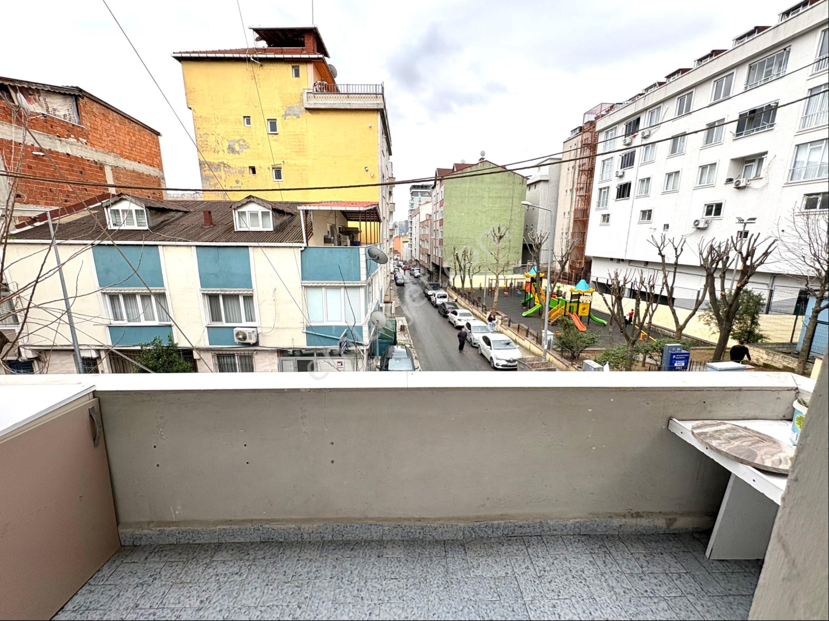 Emir Emlak’dan 1+1 2 Kat Doğalgaz Kombili - Görsel 4