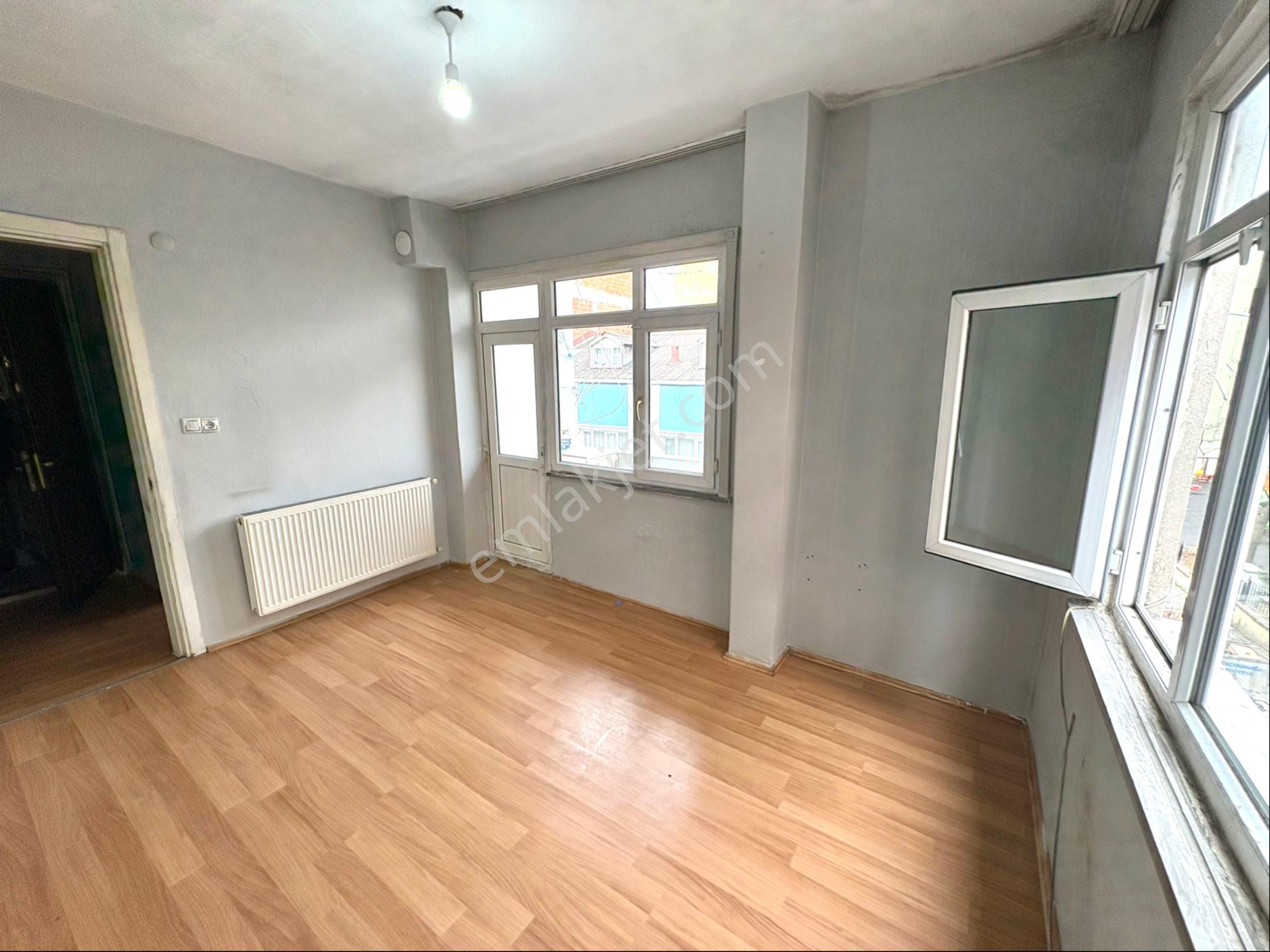 Emir Emlak’dan 1+1 2 Kat Doğalgaz Kombili - Görsel 3