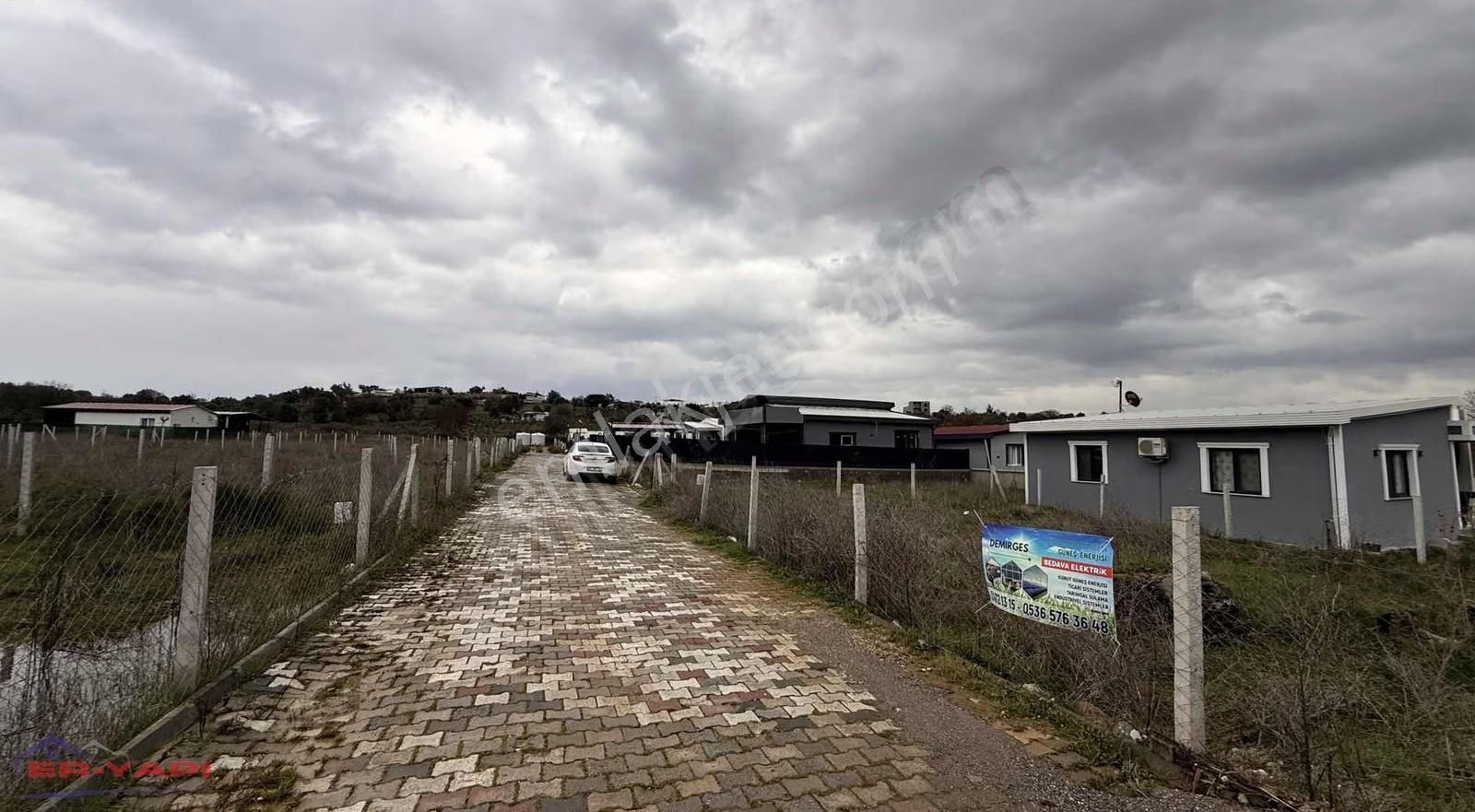 Er Yapı Emlak Menderes Merkezde 300mt Satılık Hisse Tapulu Arsa