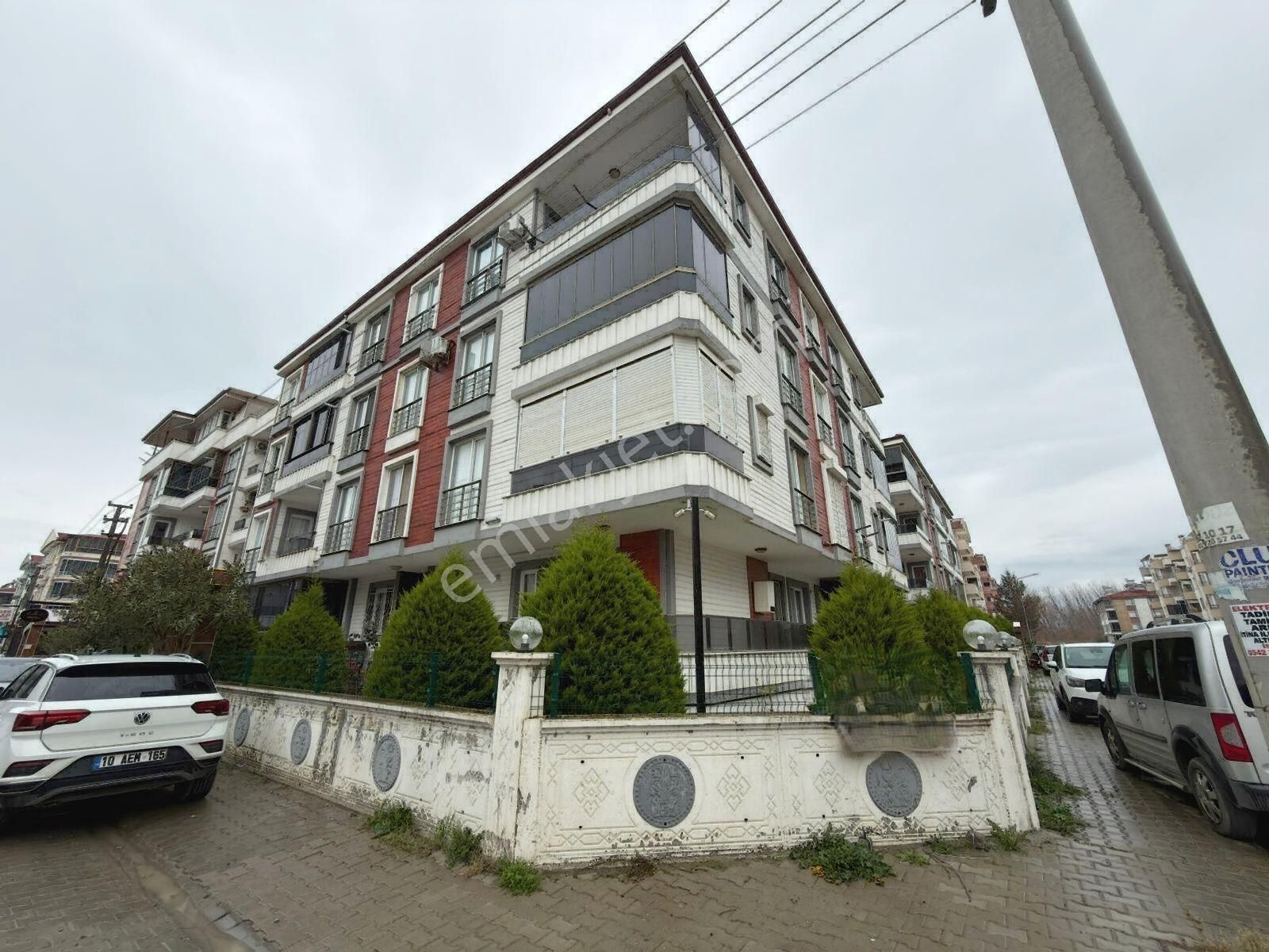 🟣 Güç Gayrimenkul'den Akçay'da Ayrı Mutfaklı Ön Cephe Ara Kat Kombili 2+1 Daire - Görsel 24