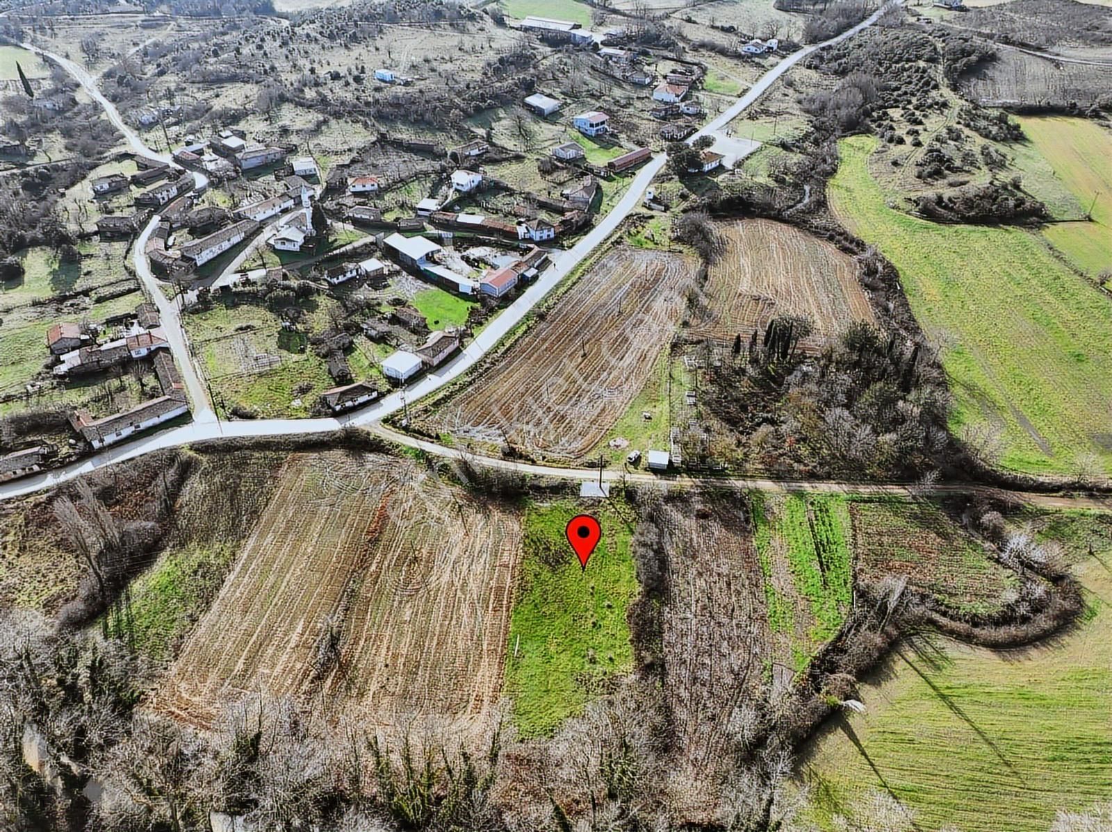 Çanakkale Lapseki Beypınar Köyündesatılık 1.372 M2 Arazi