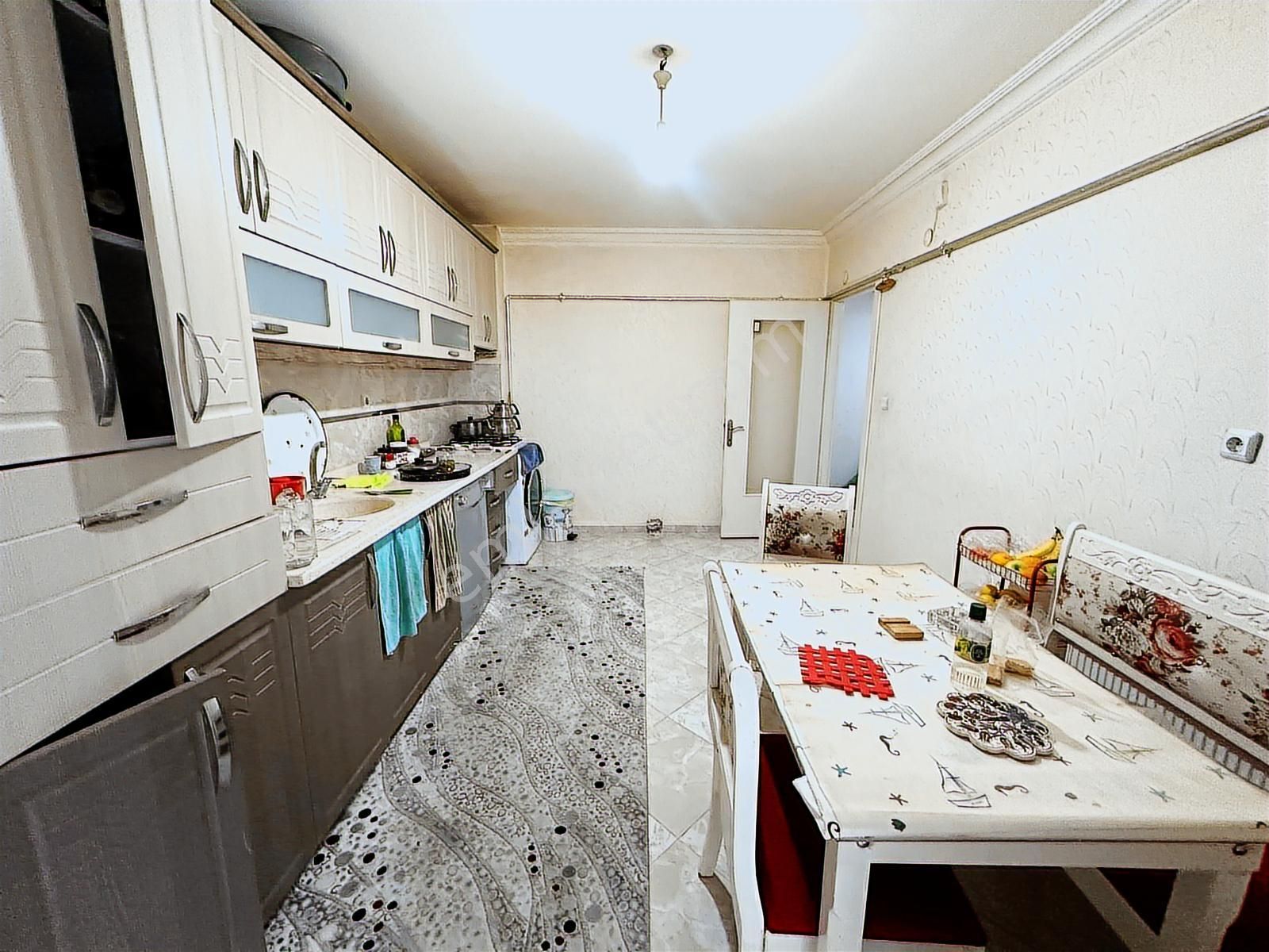 Ön Cehpe Yüksek Giriş Altında Daire Olan 3+1 Ferah Daire - Görsel 12