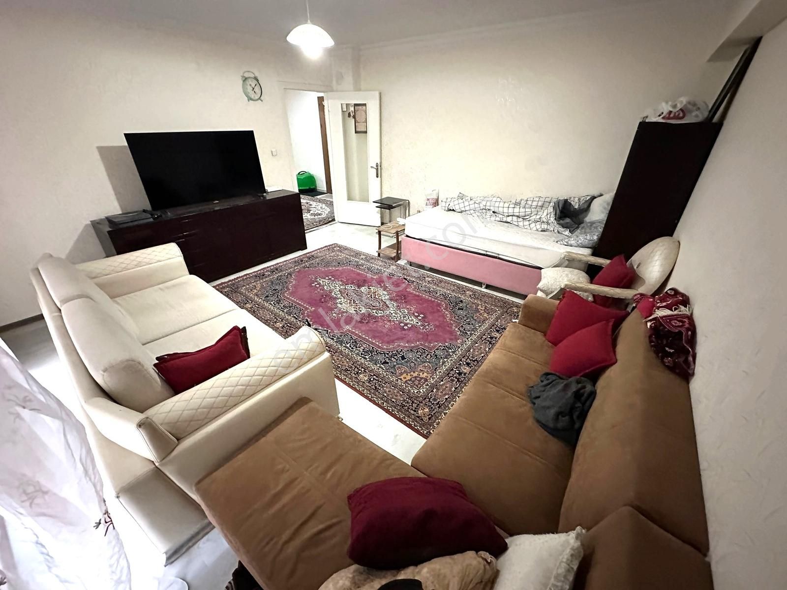 Ön Cehpe Yüksek Giriş Altında Daire Olan 3+1 Ferah Daire - Görsel 6